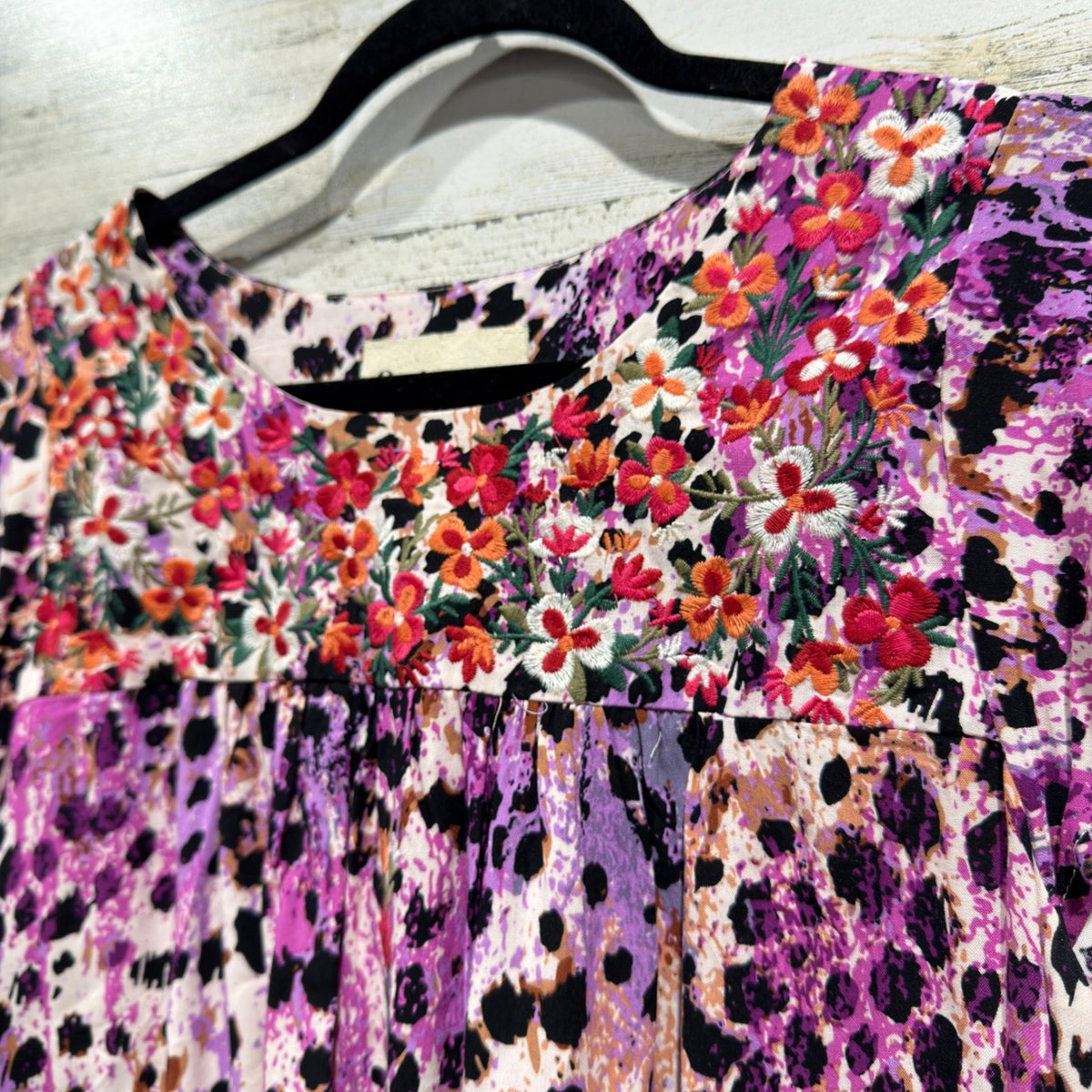 Savanna Jane Embroidered Blouse Women M Purple Leopard Rayon Boho EUC1