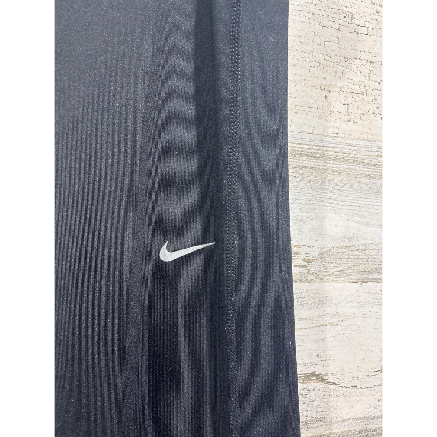 Nike Capri Leggings Women 2XL Black Reflective Swoosh Activewear1