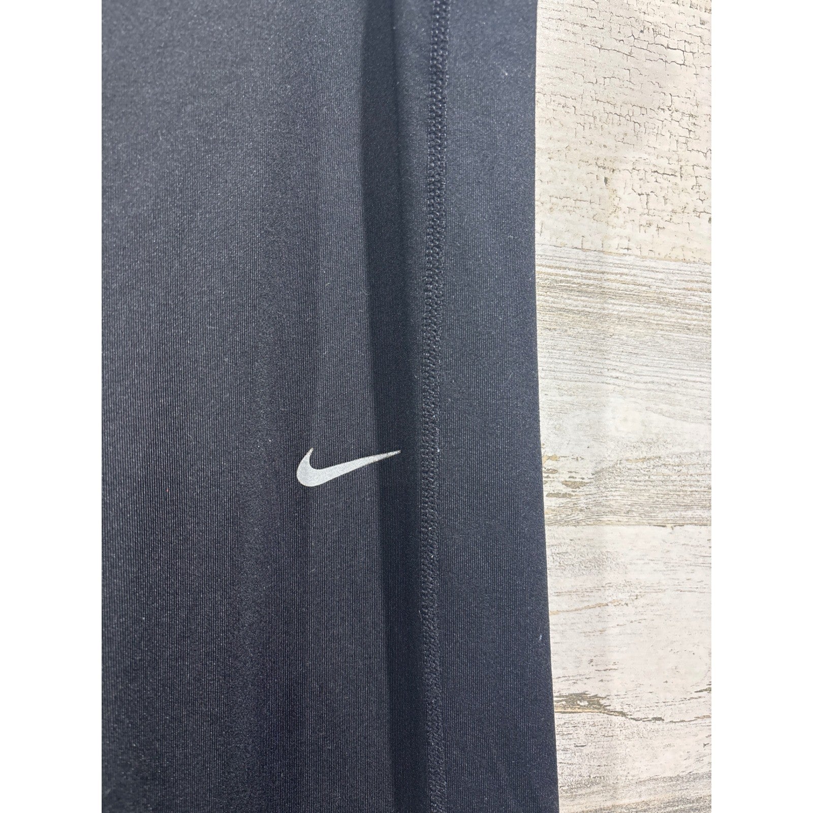 Nike Capri Leggings Women 2XL Black Reflective Swoosh Activewear1