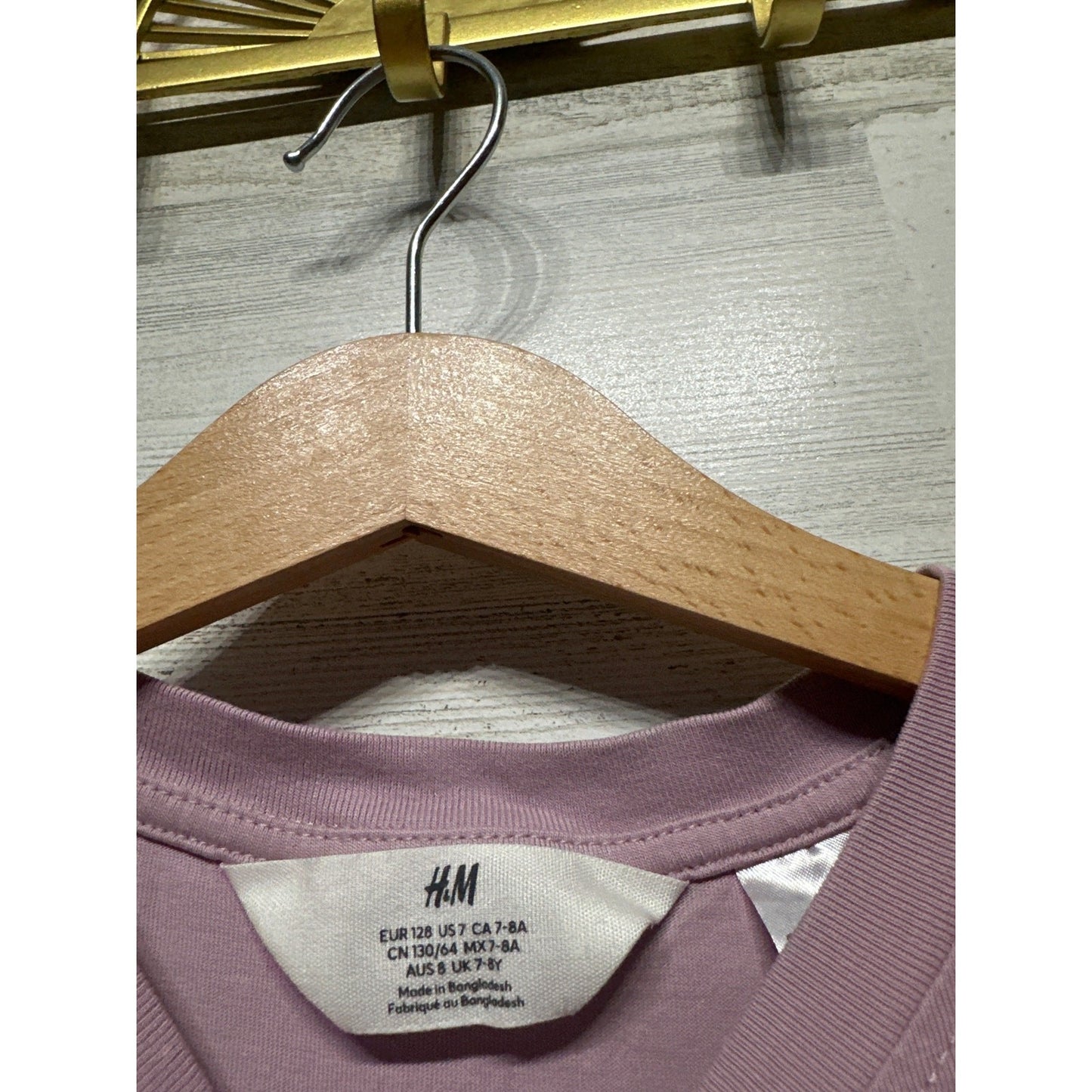 H&M Minnie Mouse Graphic Tee Girls Size 7-8 Purple Figaro Disney EUC2