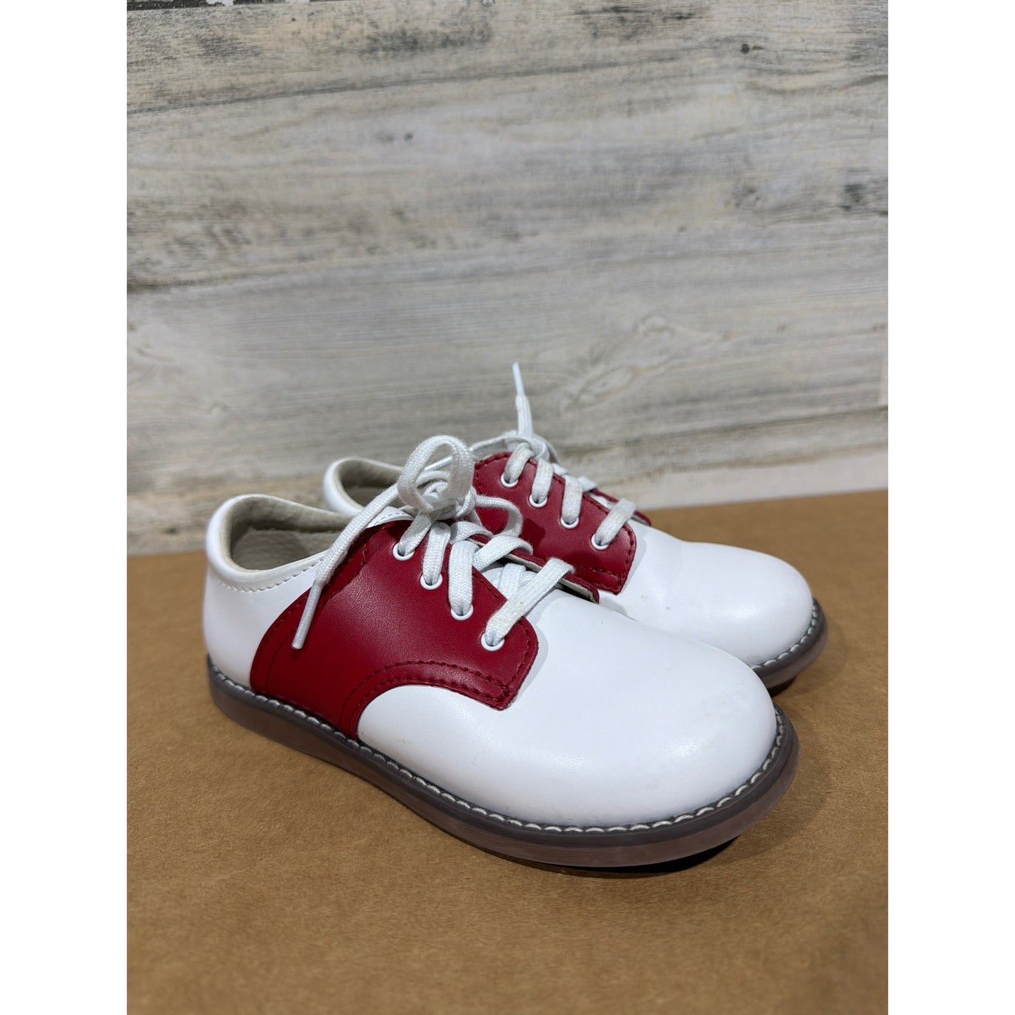 Footmates Cheer Saddle Shoes Girls 10 Wide White Red Leather Classic Retro EUC0