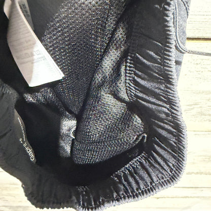 GapFit Active Shorts Boys XS Black Sporty Modern EUC4