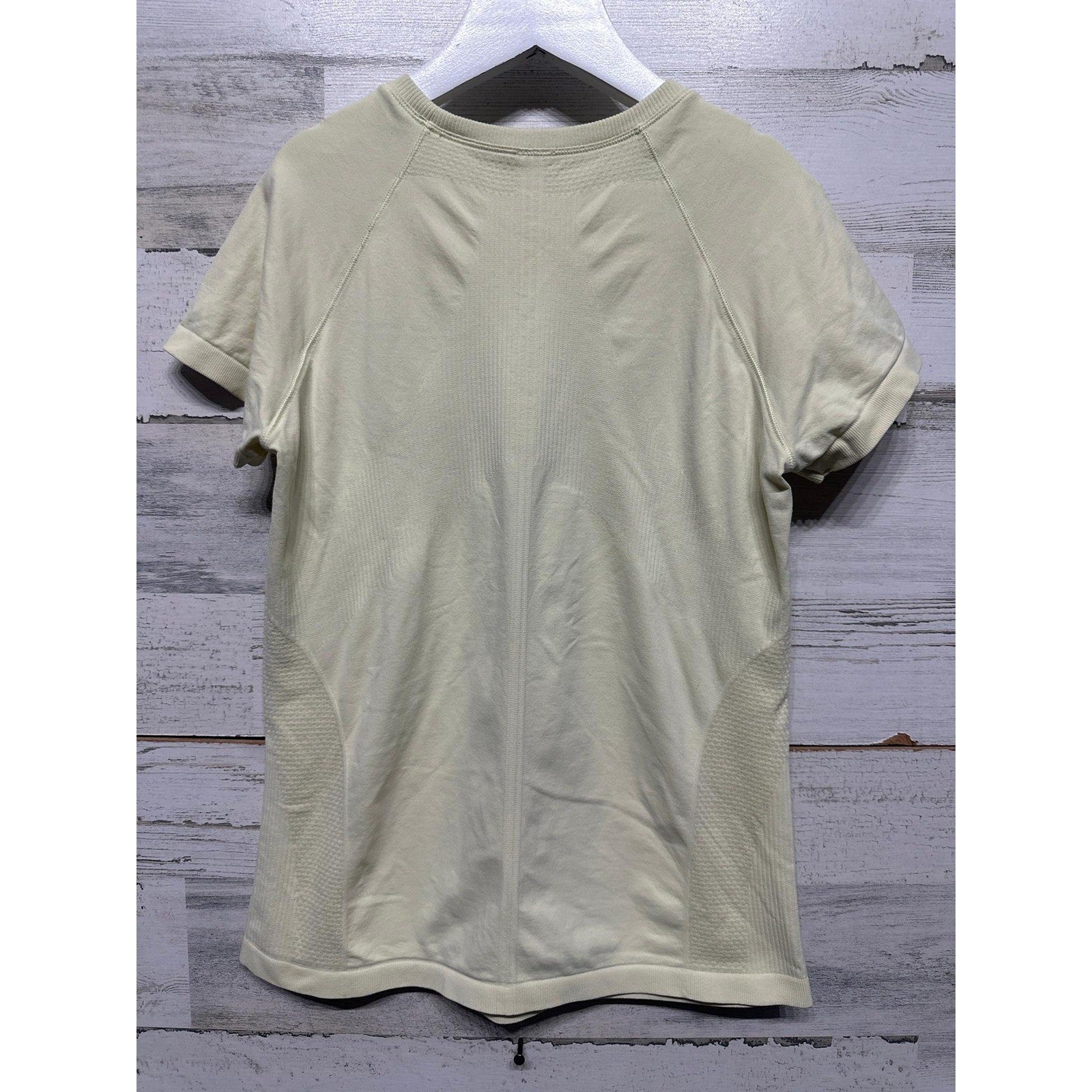Girls Size 8 Pale Yellow Seamless Athletic Top EUC1