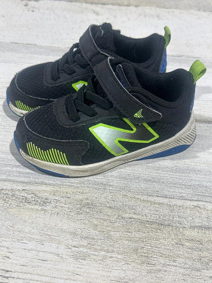 New Balance 545 Running Shoes Boys 5.5 Wide Black Neon Green GUC0