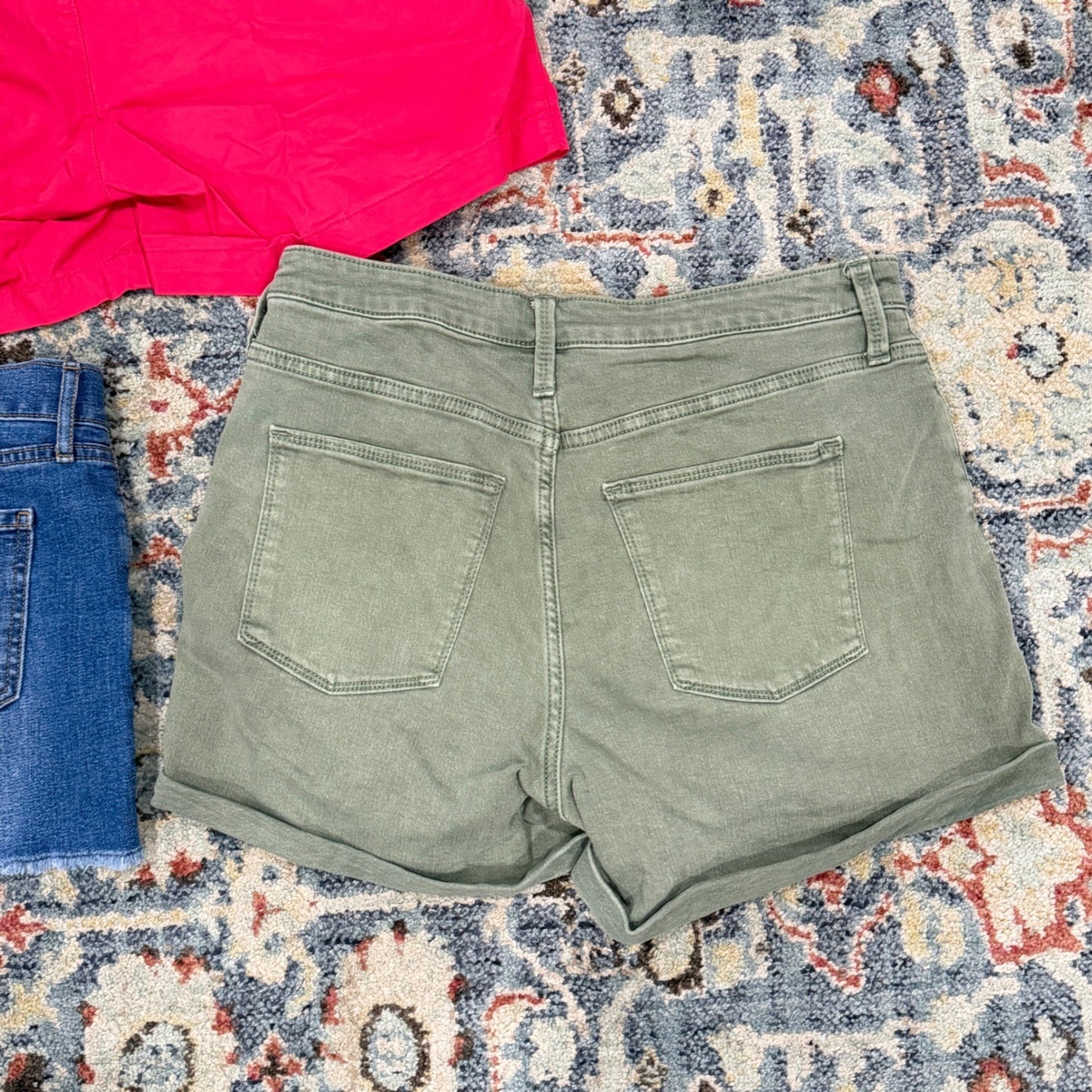 Old Navy Universal Thread Shorts Women 10 Pink Blue Green Casual Bundle EUC4