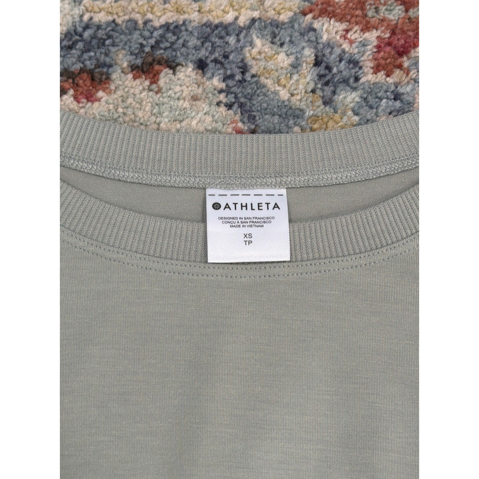 Athleta Zephyr Muscle Tank Women XS Sage Green Banded Hem Athleisure EUC1