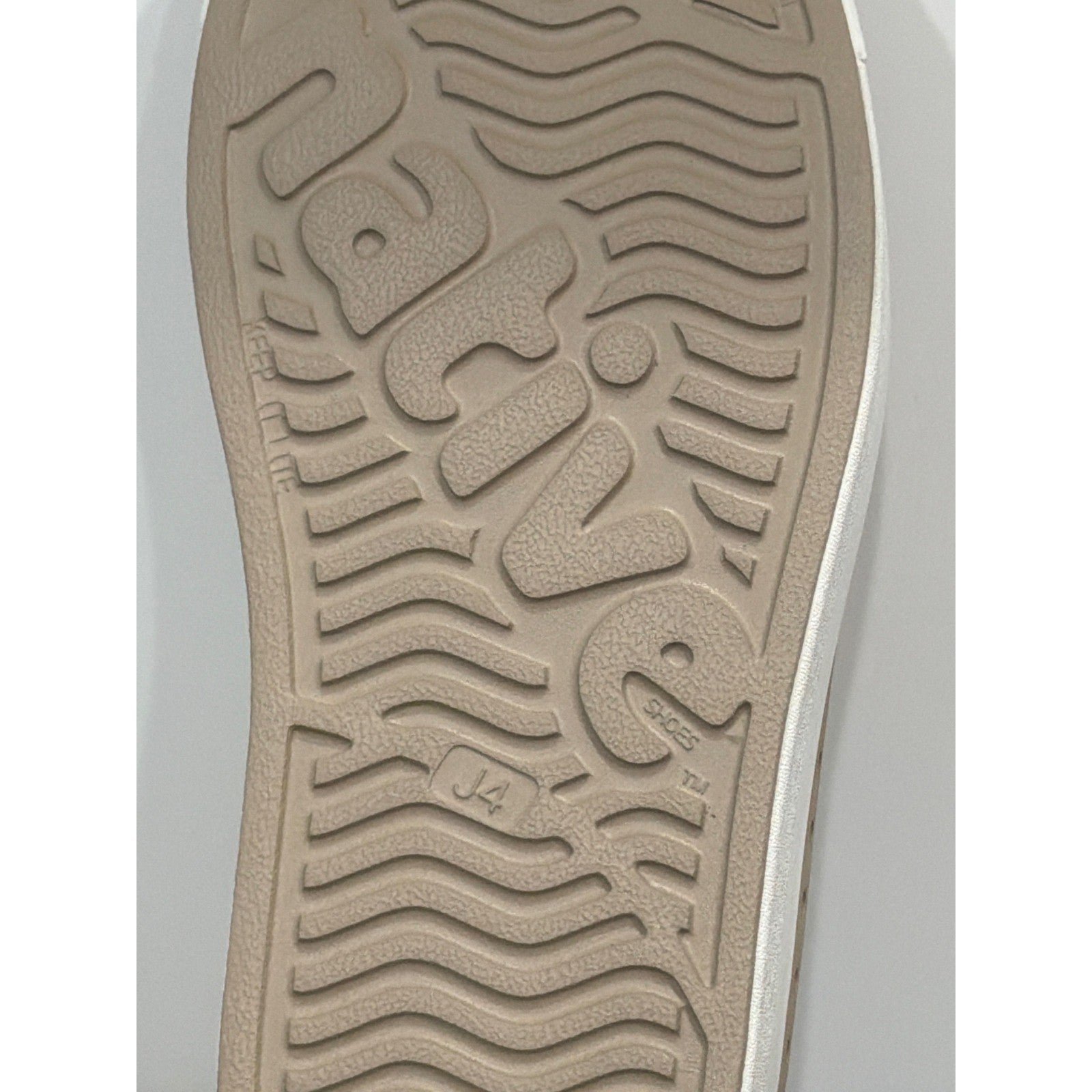 Native Jefferson Shoes Kids J4 Youth Tan Water Friendly Gorpcore EUC6