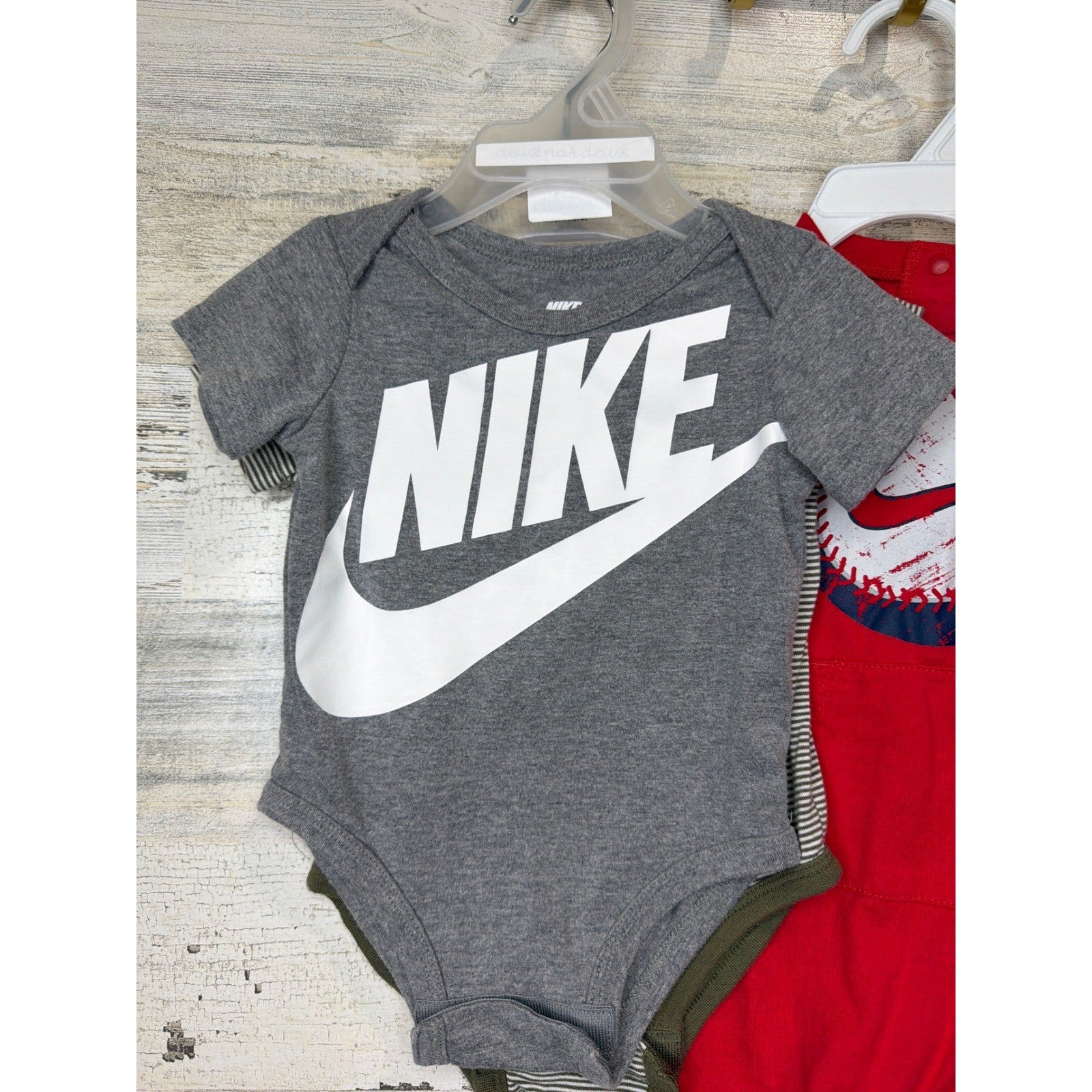 Nike / Air Jordan Bundle Boys 6 Months Red Grey Black Stripe Athletic Sporty EUC3