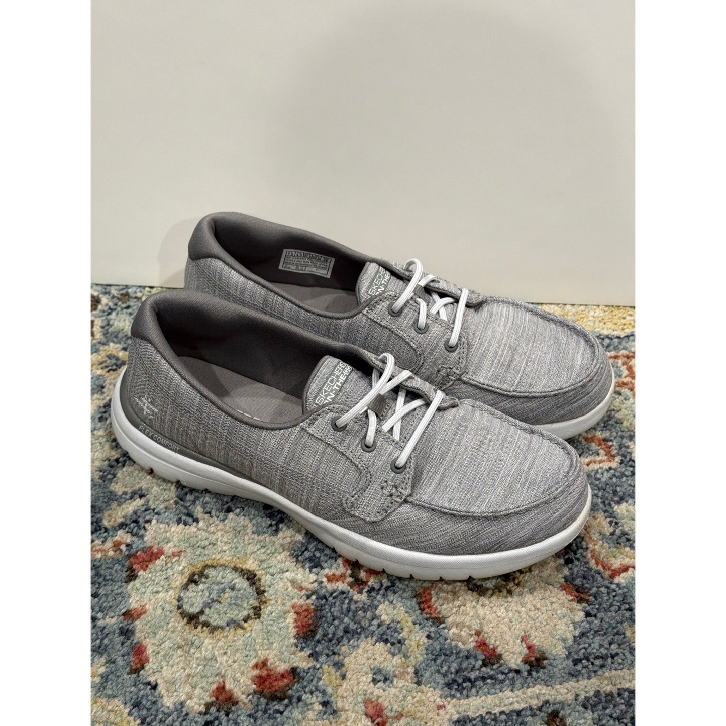 Skechers On-The-GO Flex Women 7.5 Grey Boat Shoes Casual Comfort EUC0