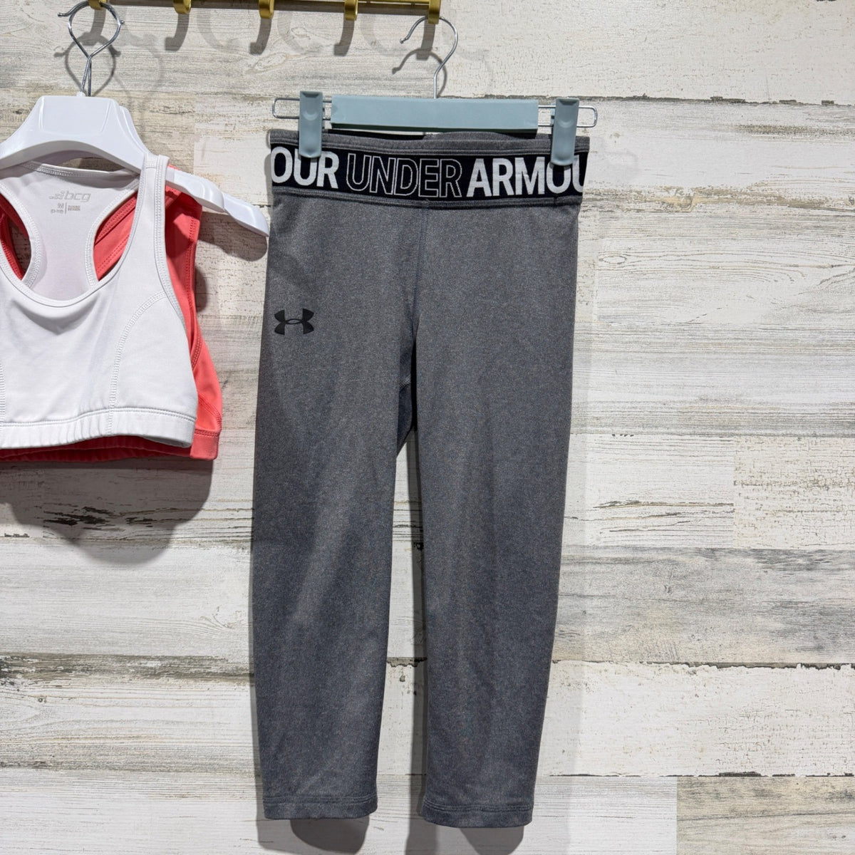 Under Armour BCG Activewear Bundle Girls M Gray Coral White Sporty EUC6