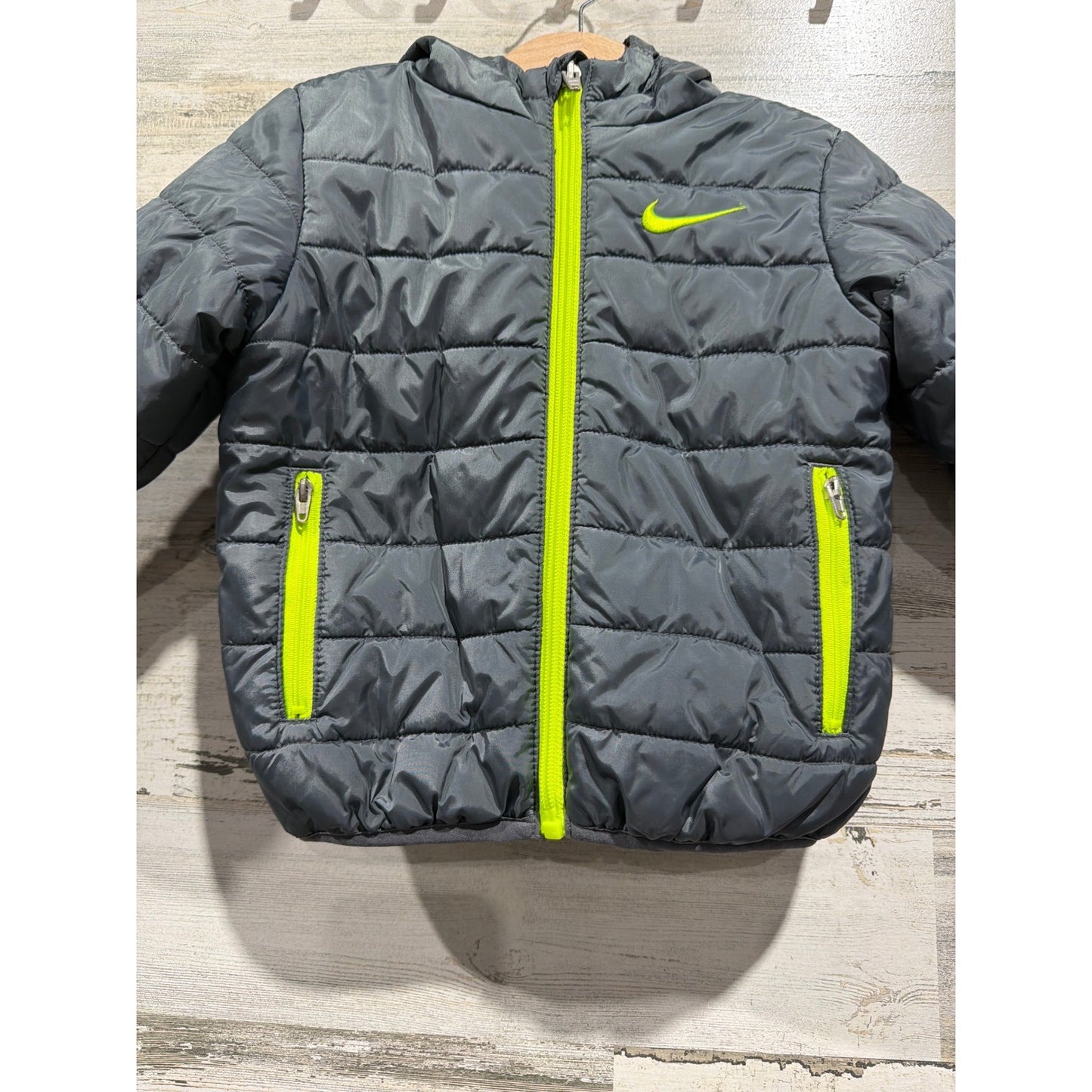 Nike Puffer Jacket Boys 2T Grey Volt Green Hooded Quilted Sportswear EUC2