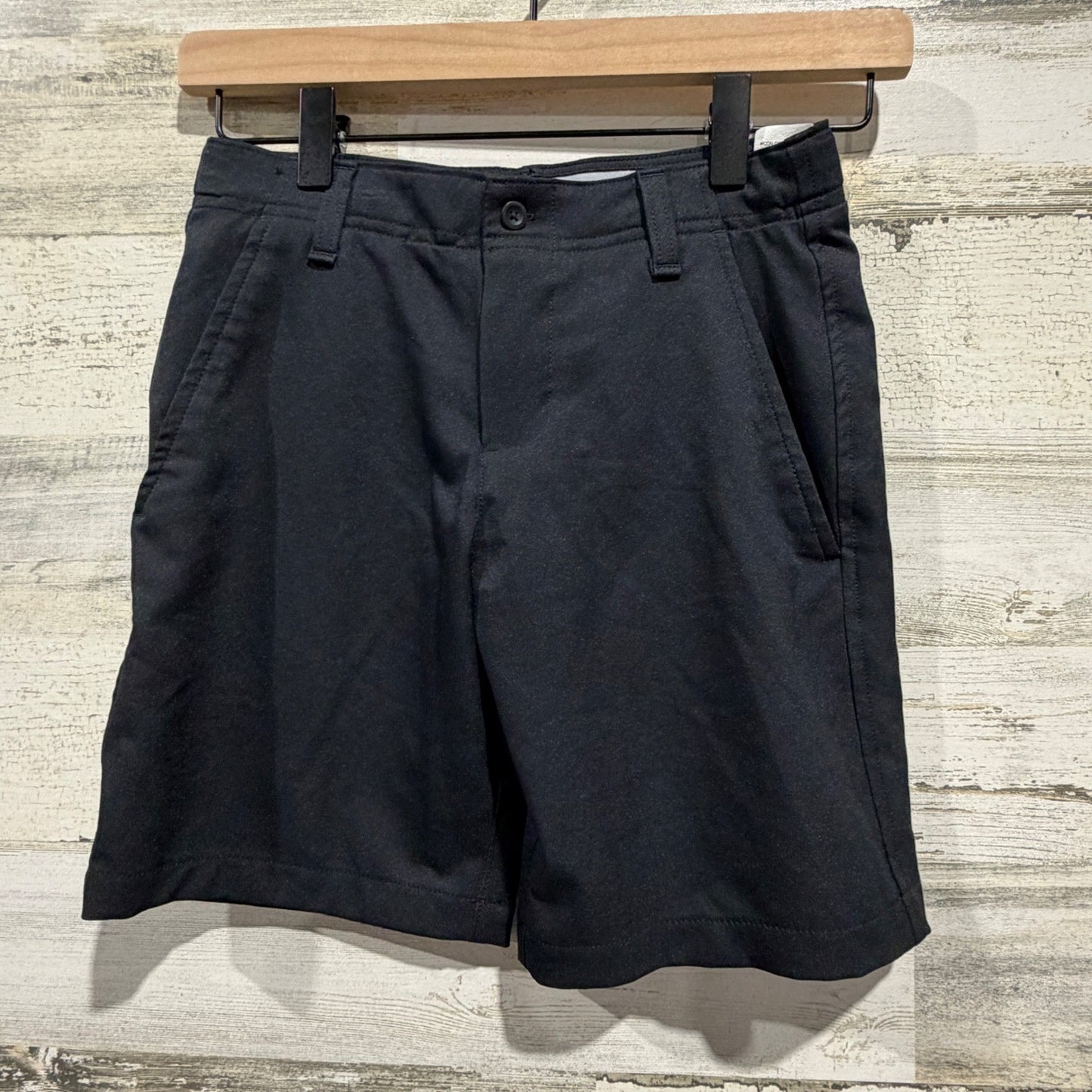 Under Armour Golf Shorts Boys Small Black Performance Athleisure EUC1