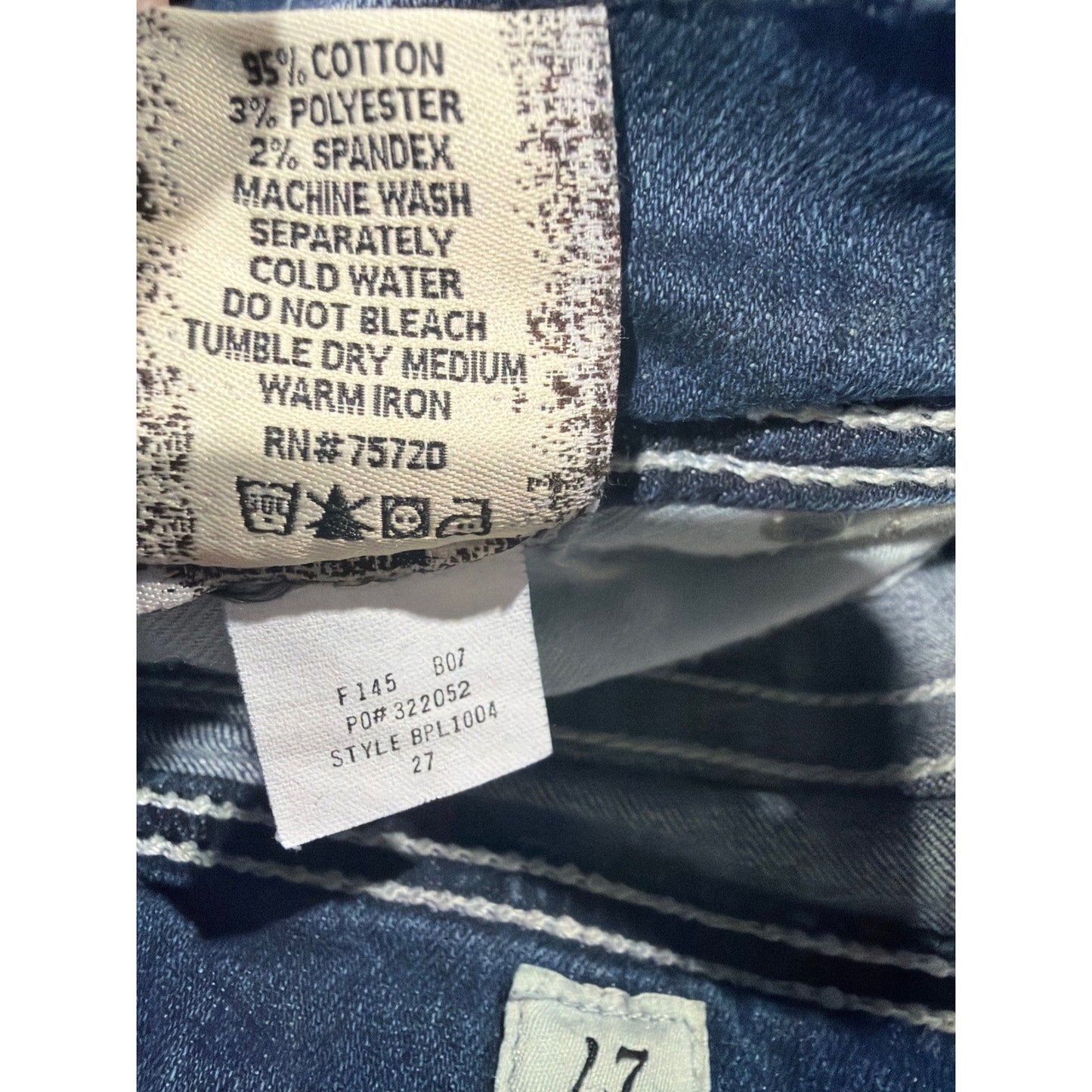 BKE Stella Capri Jeans Women 27 Blue Distressed Contrast Stitch Y2K EUC7