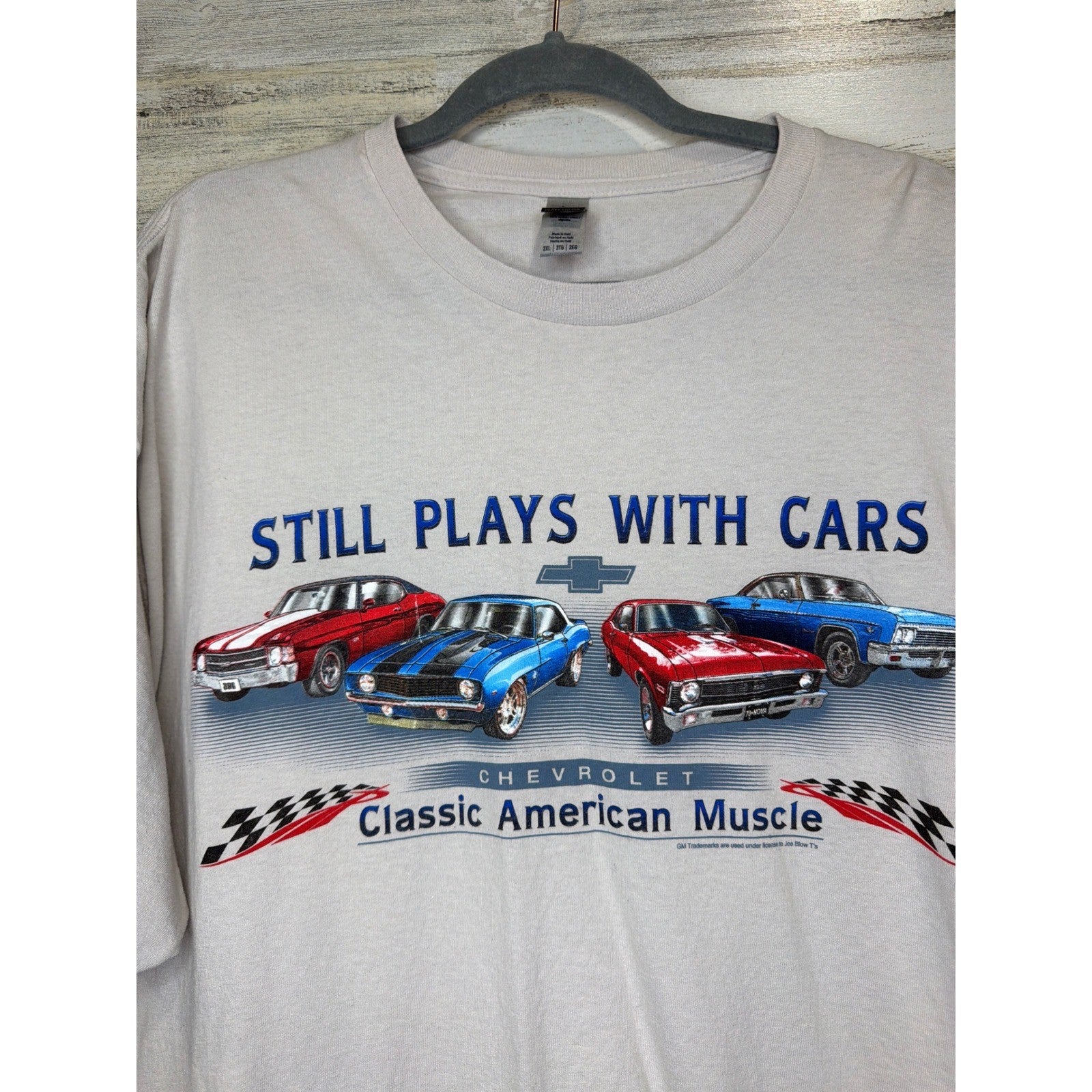 Gildan Graphic Tee Men 2XL Gray Chevy Muscle Car Automotive Dad Core EUC1