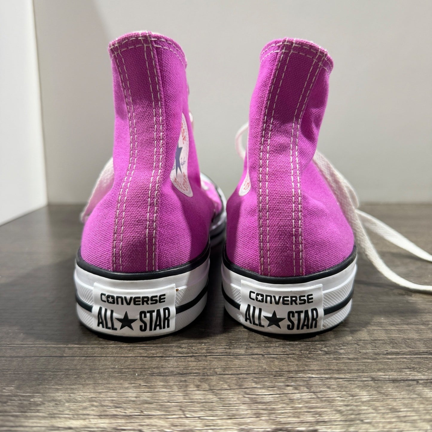 Converse Chuck Taylor High Top Women 7 Pink Magenta Canvas Classic EUC4