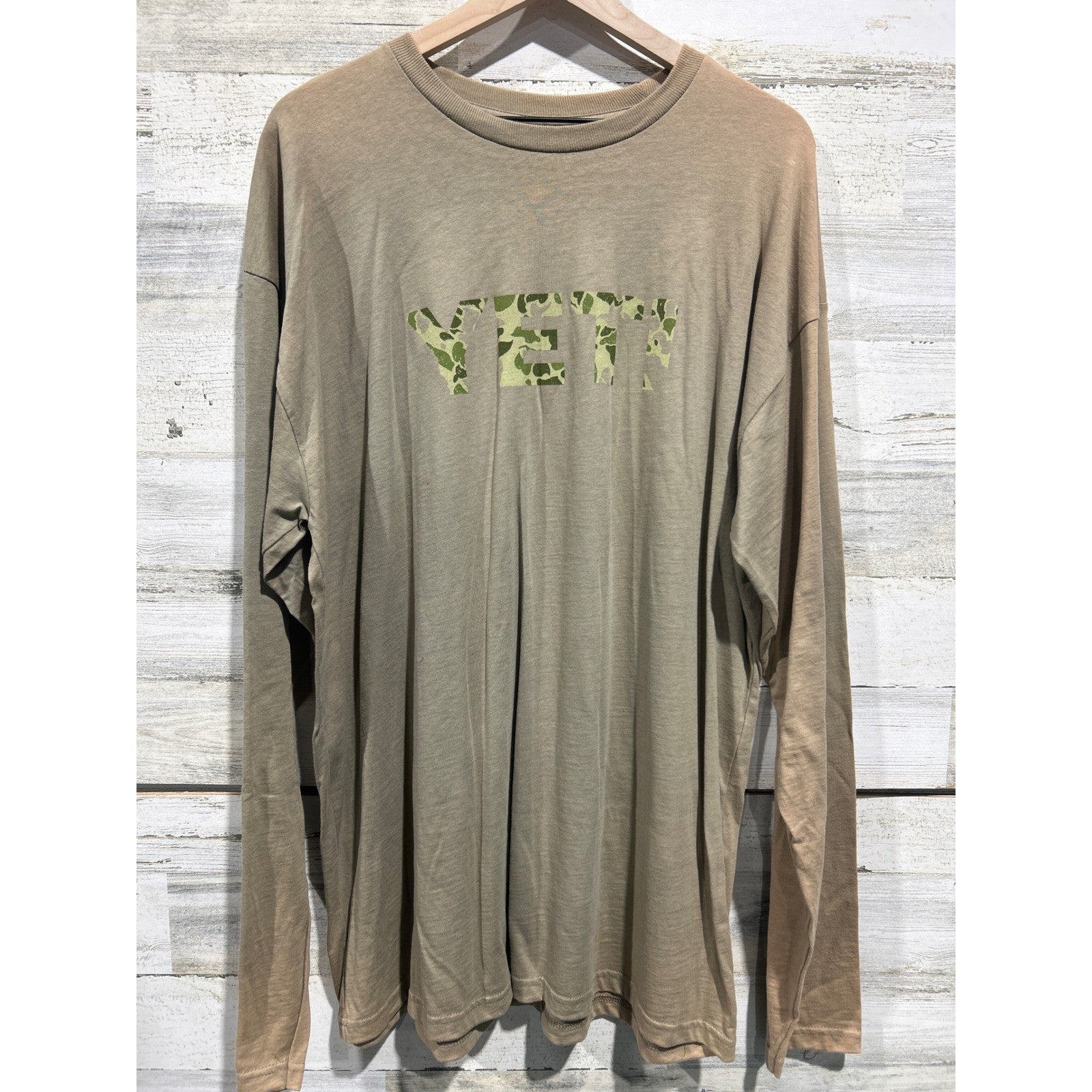 Yeti Long Sleeve T-Shirt Men XXL Tan Camo Logo Gorpcore *Flawed*0