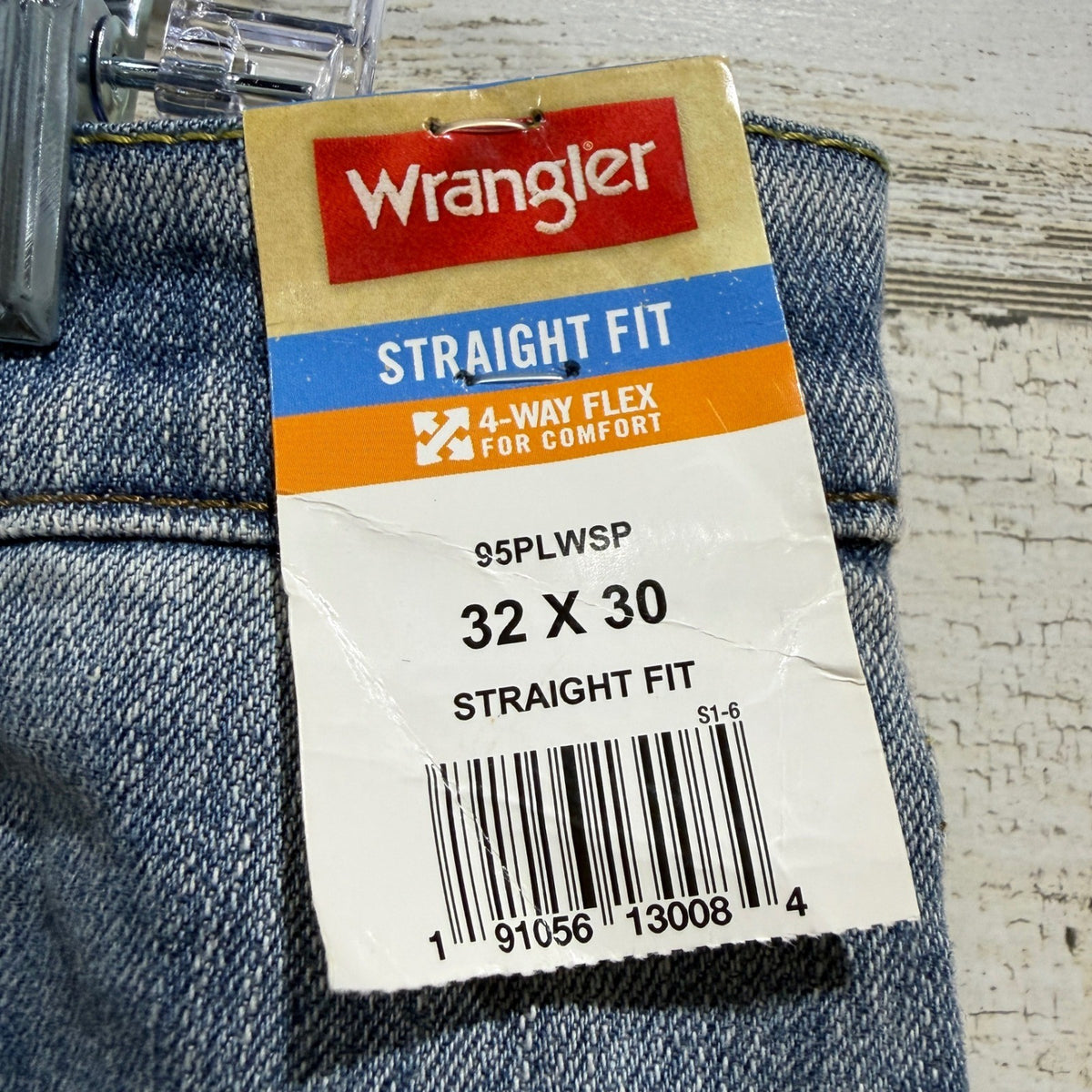 Wrangler Straight Fit Jeans Men 32x30 Blue Cotton Spandex NWT1