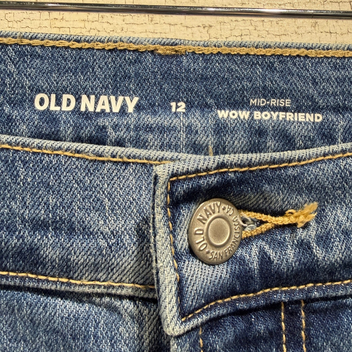 Old Navy Wow Boyfriend Jeans Womens 12 Blue Denim Cotton Stretch Casual Mid-Rise1