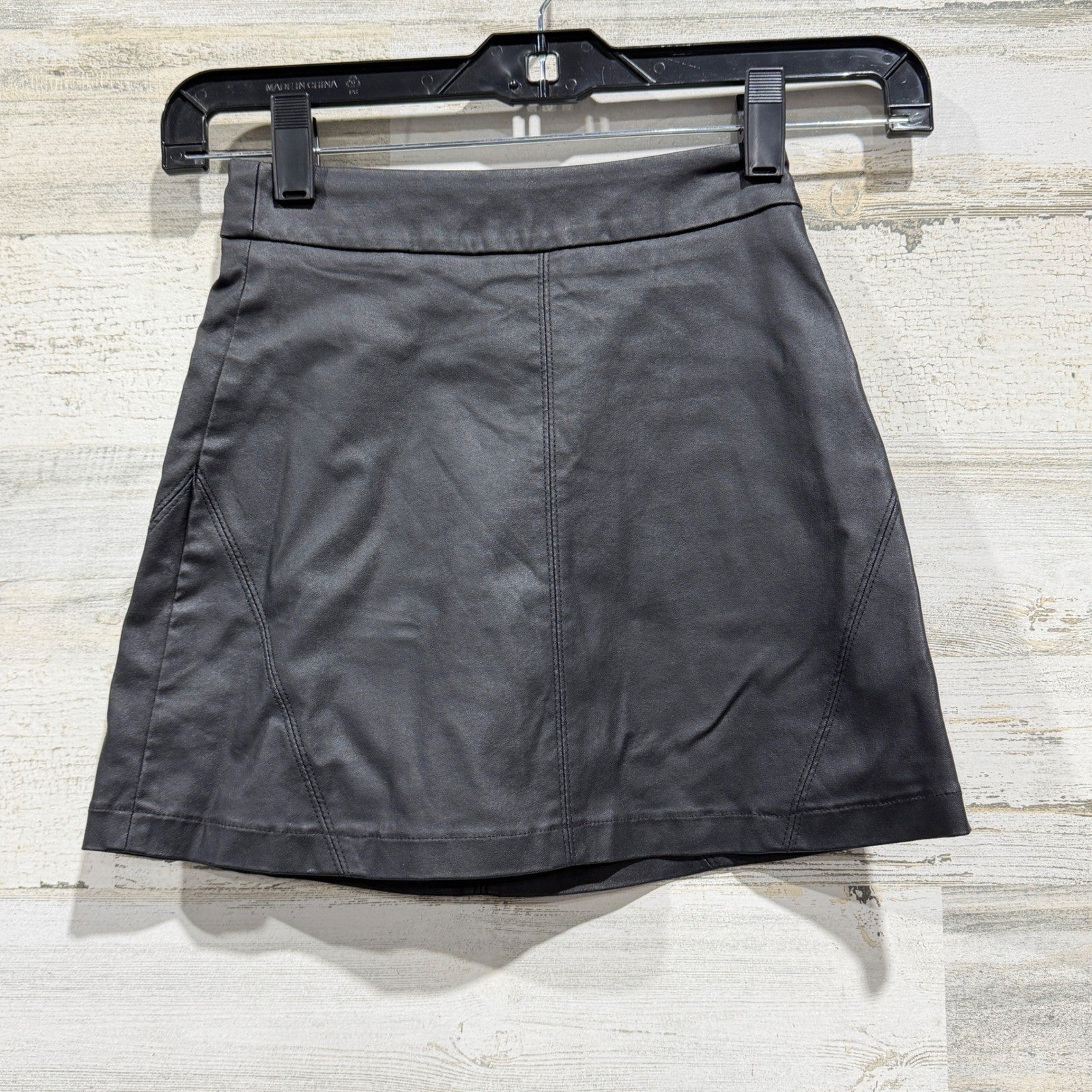 GB Girls Faux Leather Mini Skirt Size 7 Black Exposed Zipper Edgy EUC0
