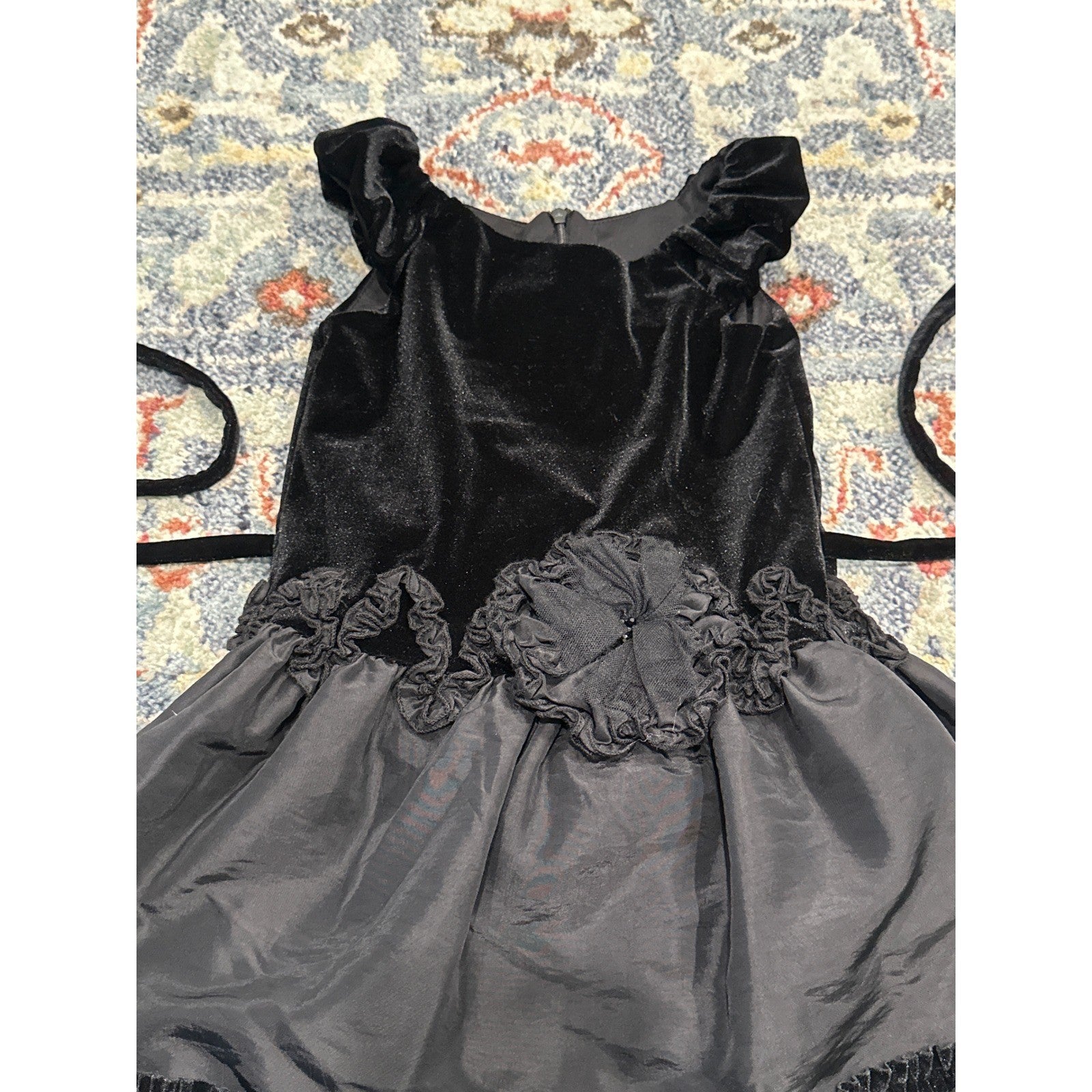 Isobella & Chloe Dress Girls 2T Black Velvet Taffeta Rosette Ruffle EUC1