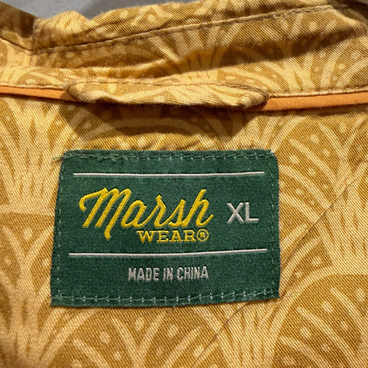Marsh Wear MWW1021 Button Down Shirt Men XL Gold Lyocell Geometric Coastal EUC2