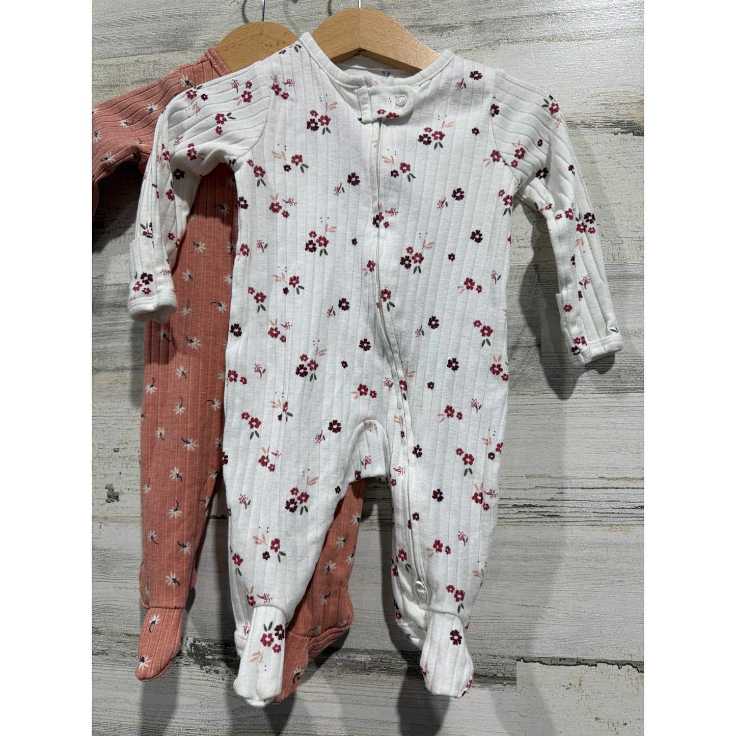 Simple Joys PJ Place Old Navy Baby Girl 0-3M Bundle Sleepers Top Ribbed Floral4