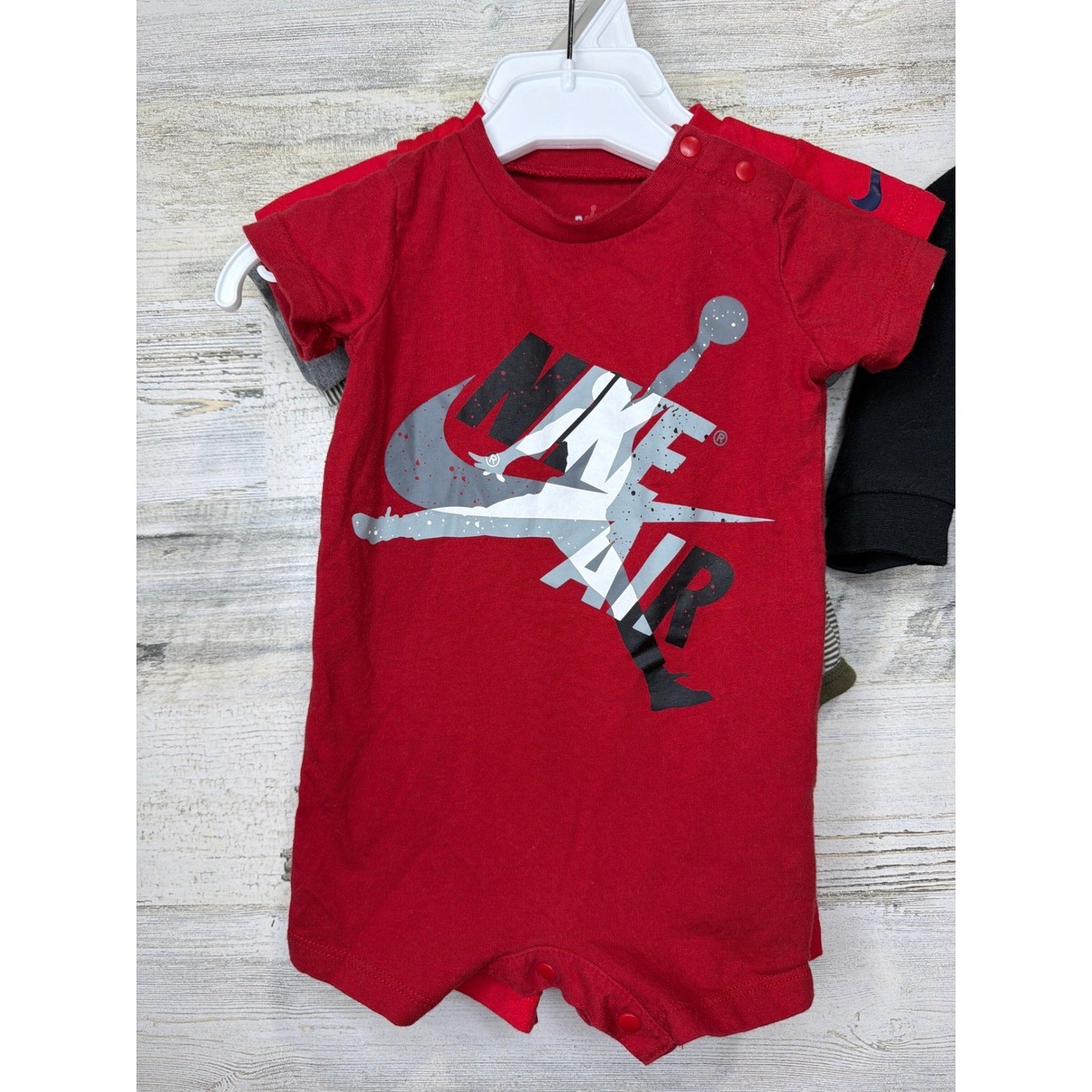 Nike / Air Jordan Bundle Boys 6 Months Red Grey Black Stripe Athletic Sporty EUC5