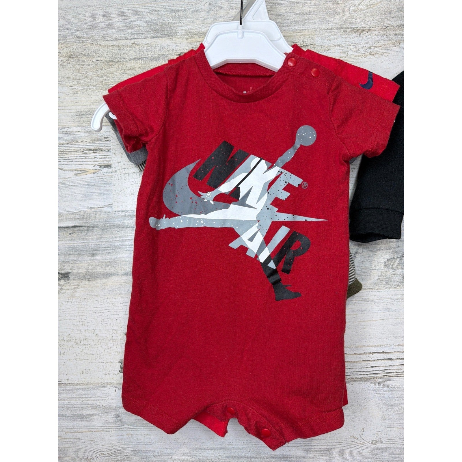 Nike / Air Jordan Bundle Boys 6 Months Red Grey Black Stripe Athletic Sporty EUC5