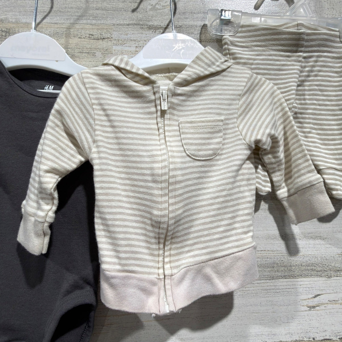 H&M Gerber Bodysuit Hoodie Pants Set Preemie NB Gray Tan Striped Organic Cotton2