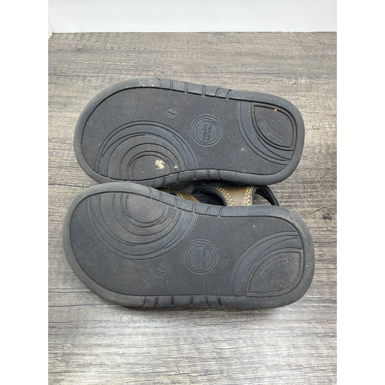 OshKosh Wonder Nation Sandal Bundle Boys Size 7 Toddler Fisherman EUC11