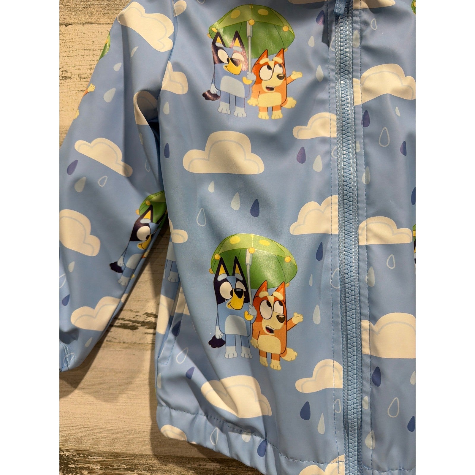 Bluey Rain Jacket Boys 4T Blue Hooded Waterproof Cartooncore EUC1