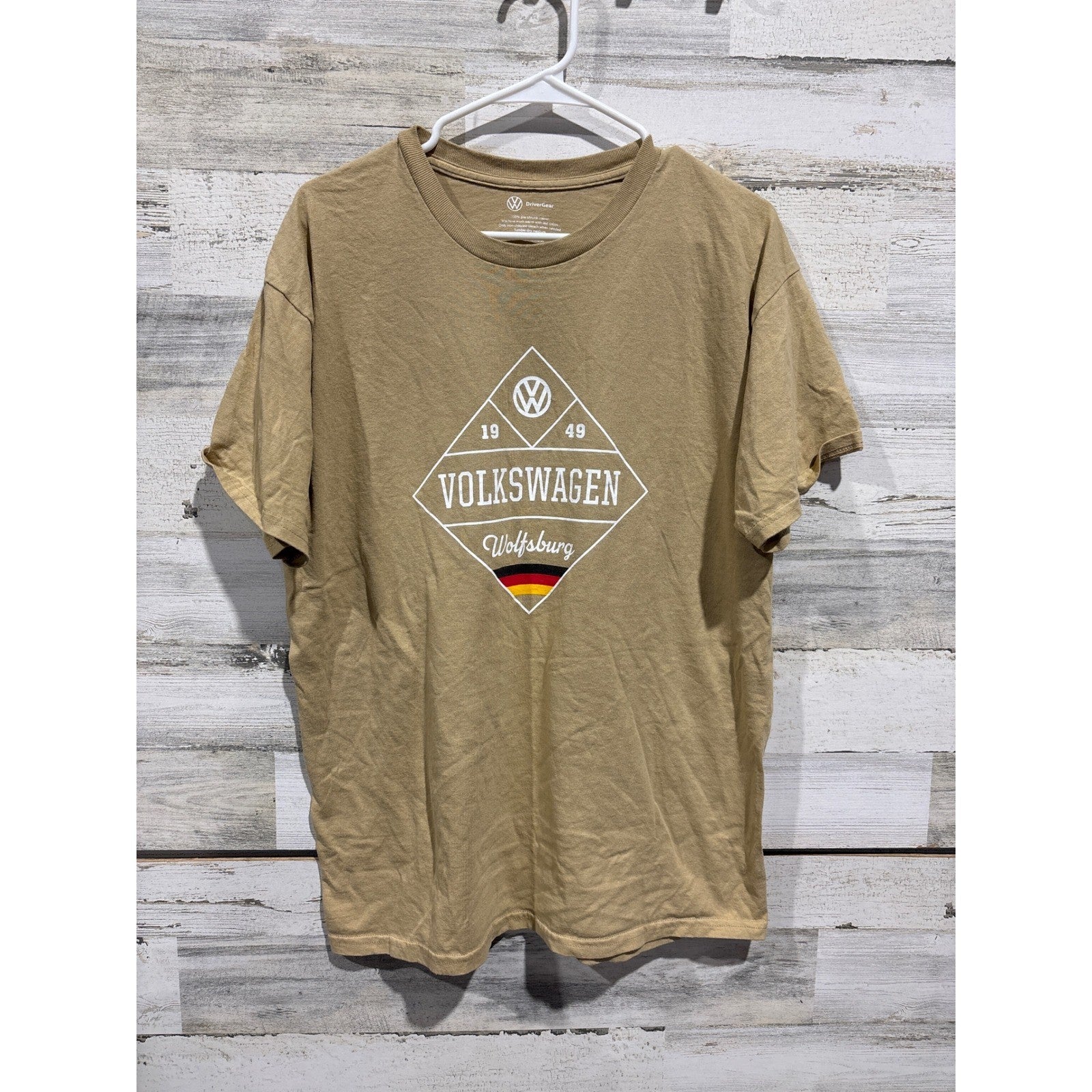 Volkswagen Wolfsburg 1949 T-Shirt Men Large Tan Graphic Tee Retro VW EUC0