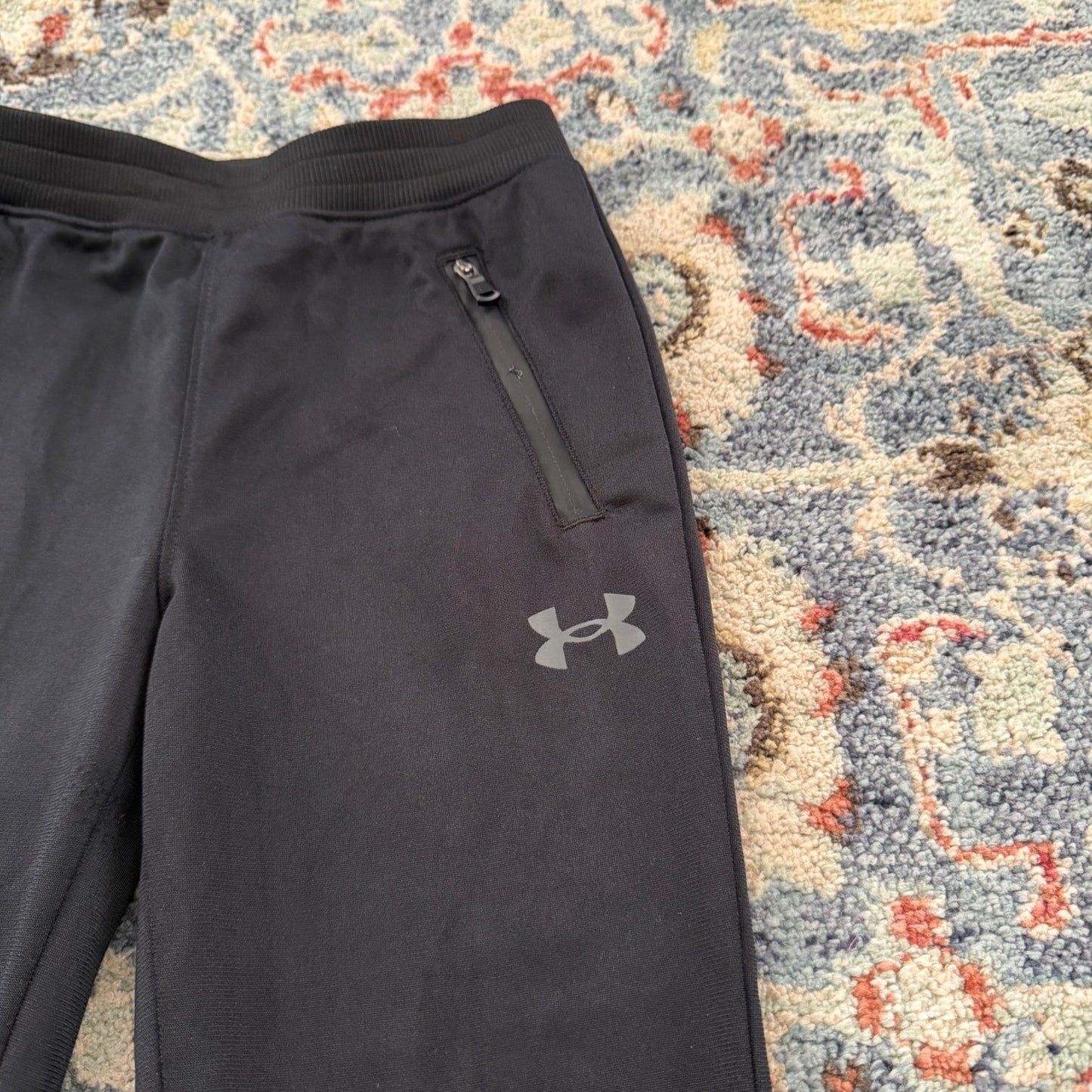 Under Armour Track Pants Boys Size 6 Black Zipper Pockets Athletic GUC*1