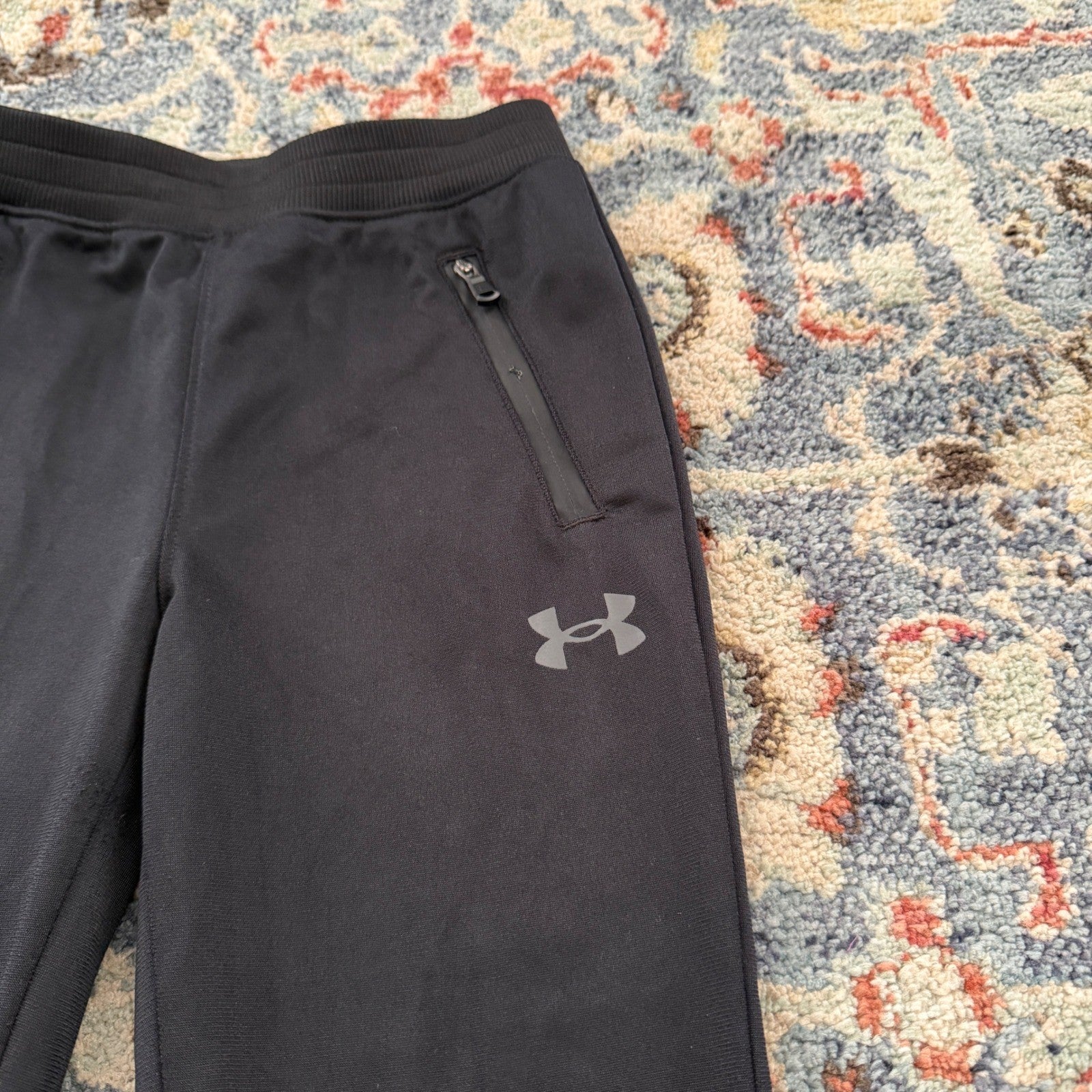 Under Armour Track Pants Boys Size 6 Black Zipper Pockets Athletic GUC*1