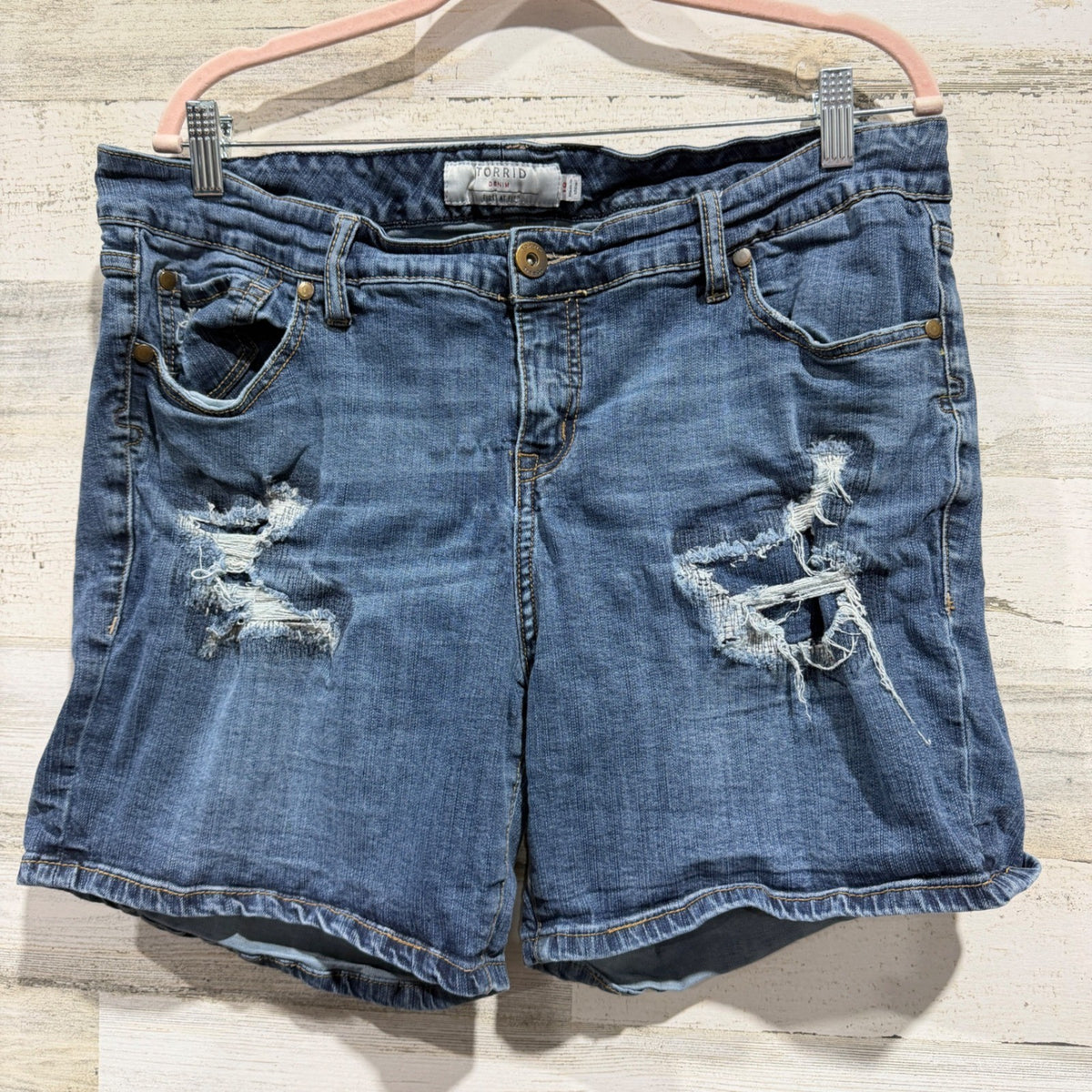 Torrid Denim Shorts Women 18 Blue Distressed First At Fit Grunge0