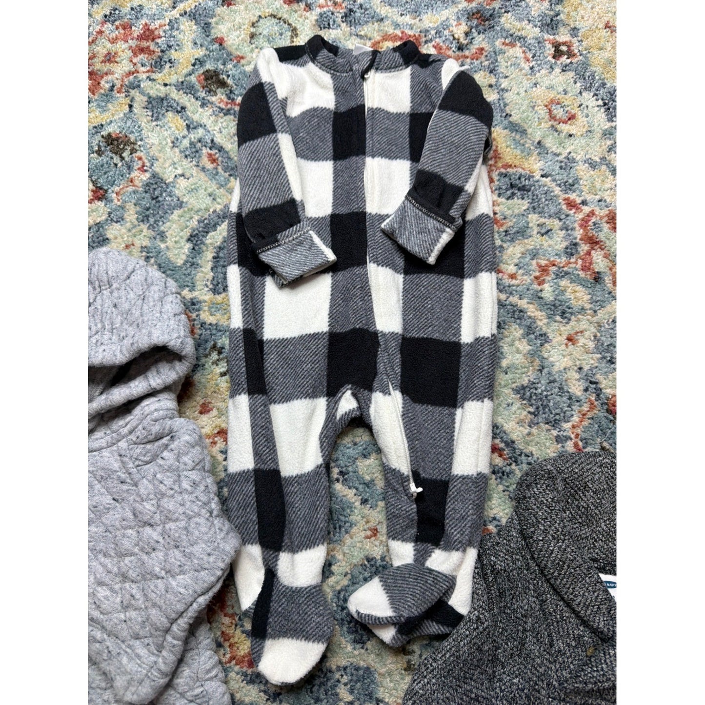 Old Navy Sticky Fudge Bundle Boys 0-3M Grey Black Plaid Quilted Romper EUC3