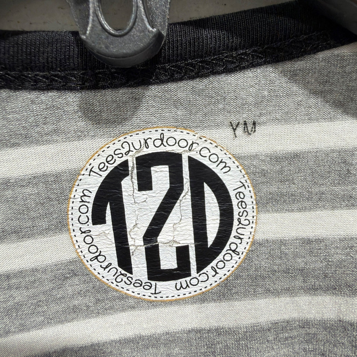 Tees2urdoor Baseball Tee Girls Youth Medium Gray Black Bulldogs Graphic2