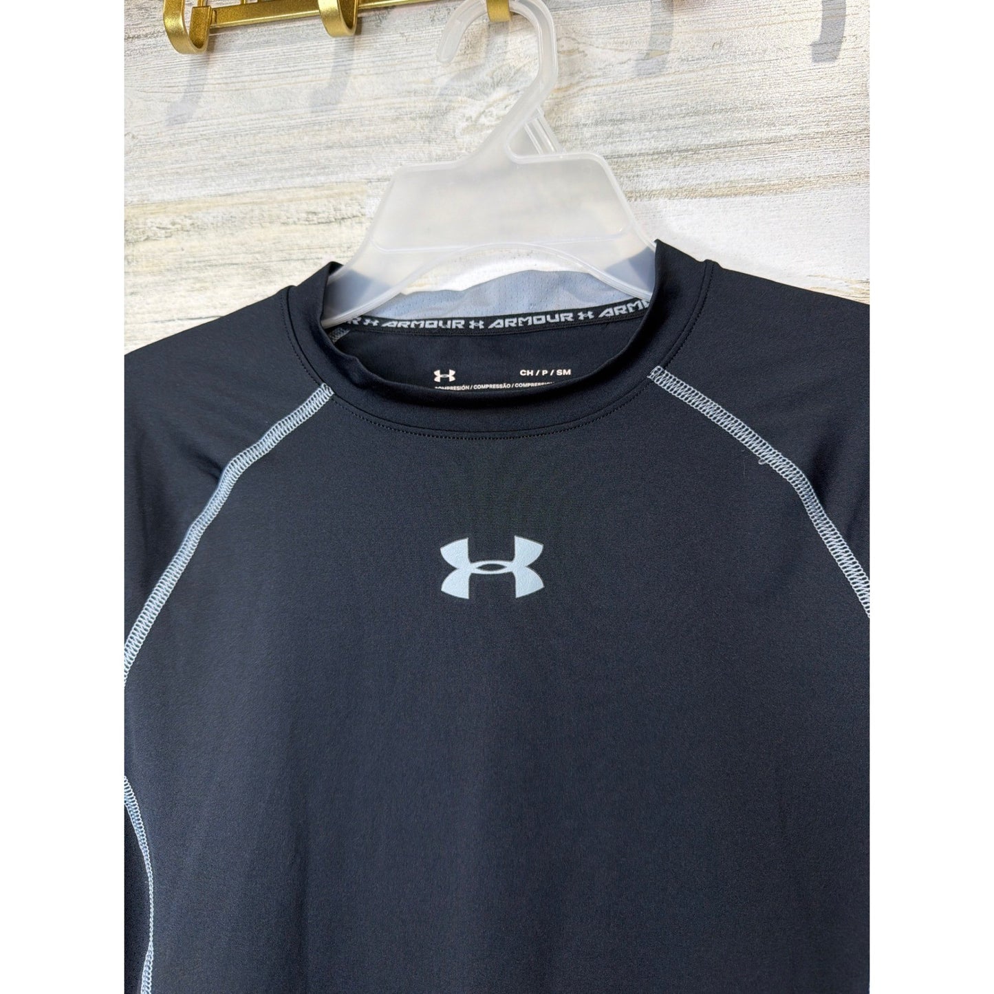 Under Armour Compression Shirt Mens Small Black HeatGear Athletic EUC1