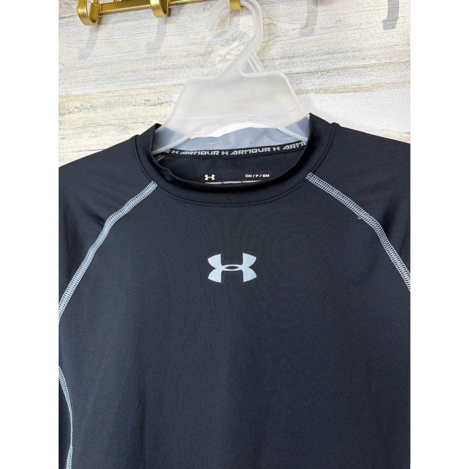 Under Armour Compression Shirt Mens Small Black HeatGear Athletic EUC1
