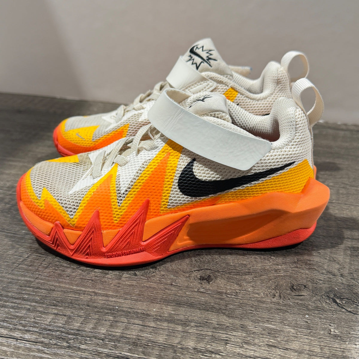 Nike Team Hustle Boys Size 12C Orange Yellow White Basketball Shoes GUC4