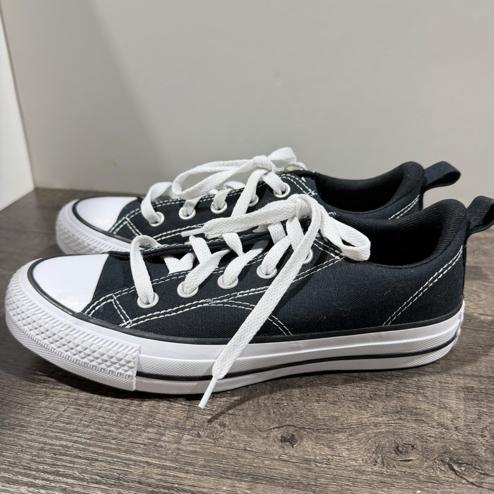 Converse All Star Kids Size 5.5 Youth Black Low Top Sneaker Classic EUC1