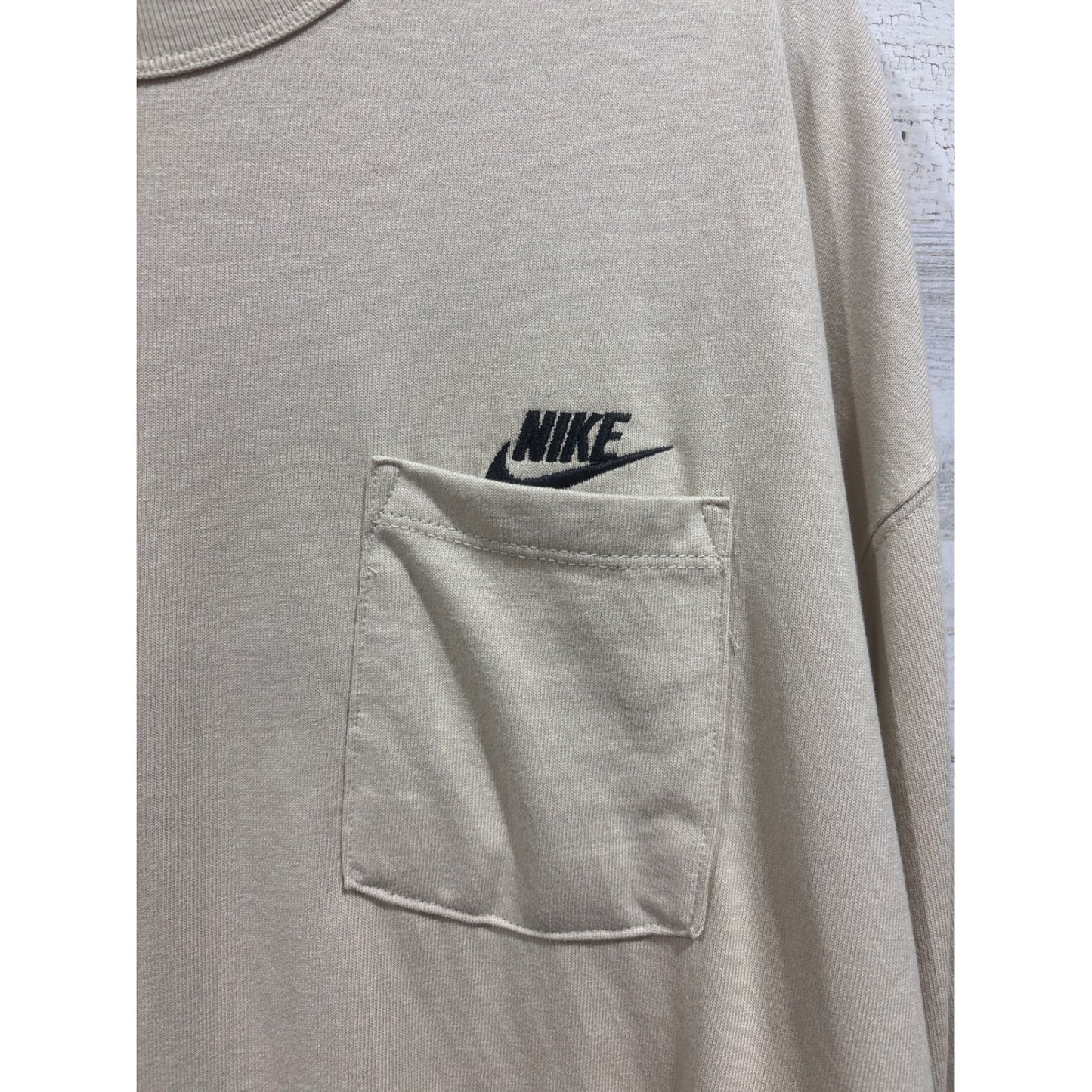 Nike Long Sleeve Shirt Mens XXL Tan Loose Fit Pocket Tee Sportswear EUC1