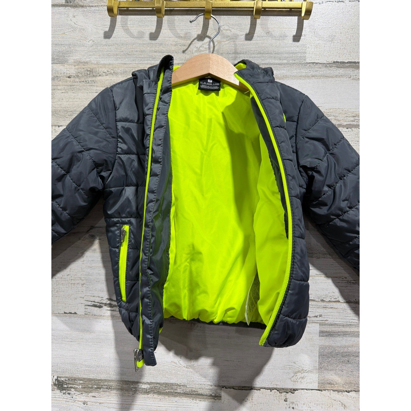 Nike Puffer Jacket Boys 2T Grey Volt Green Hooded Quilted Sportswear EUC3