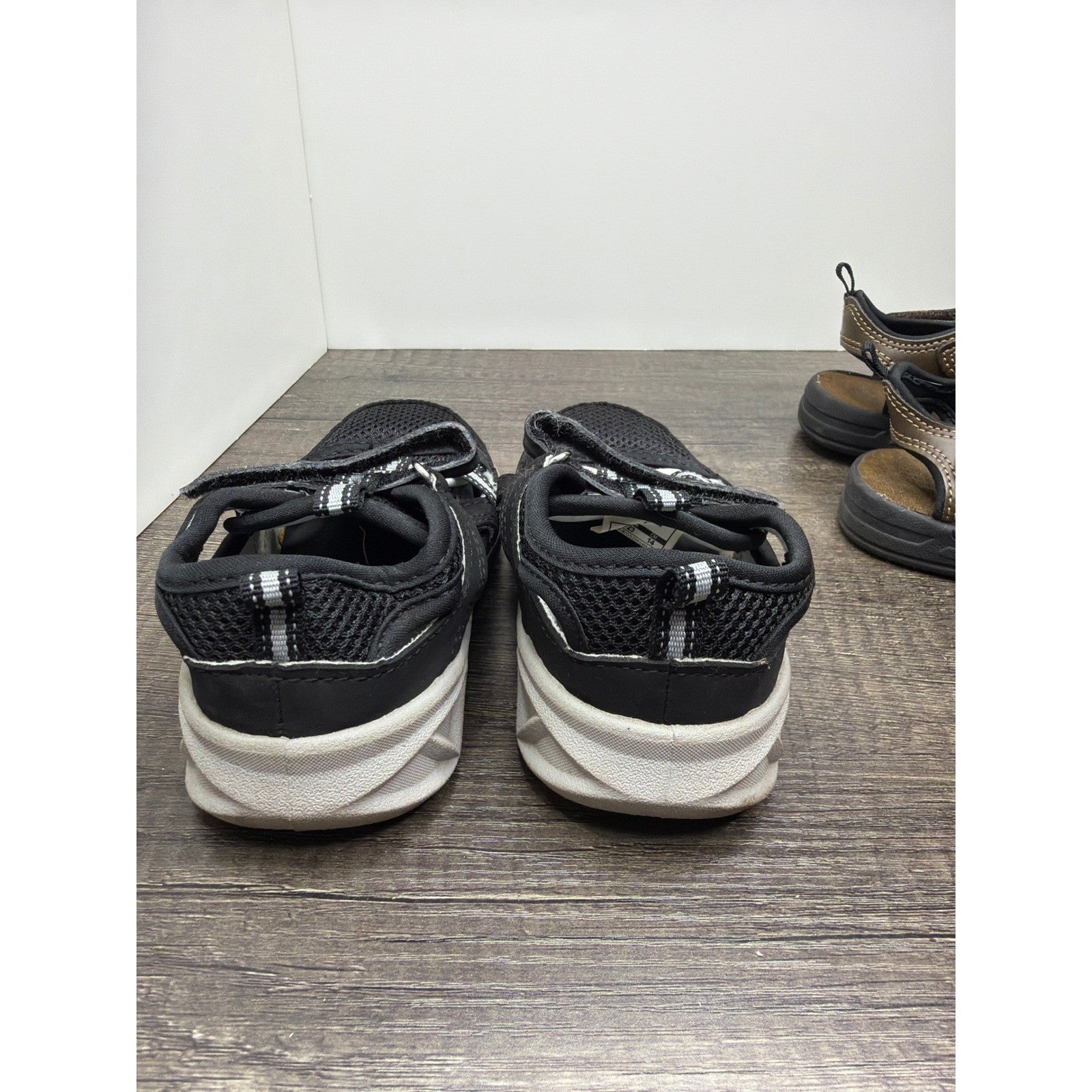OshKosh Wonder Nation Sandal Bundle Boys Size 7 Toddler Fisherman EUC4