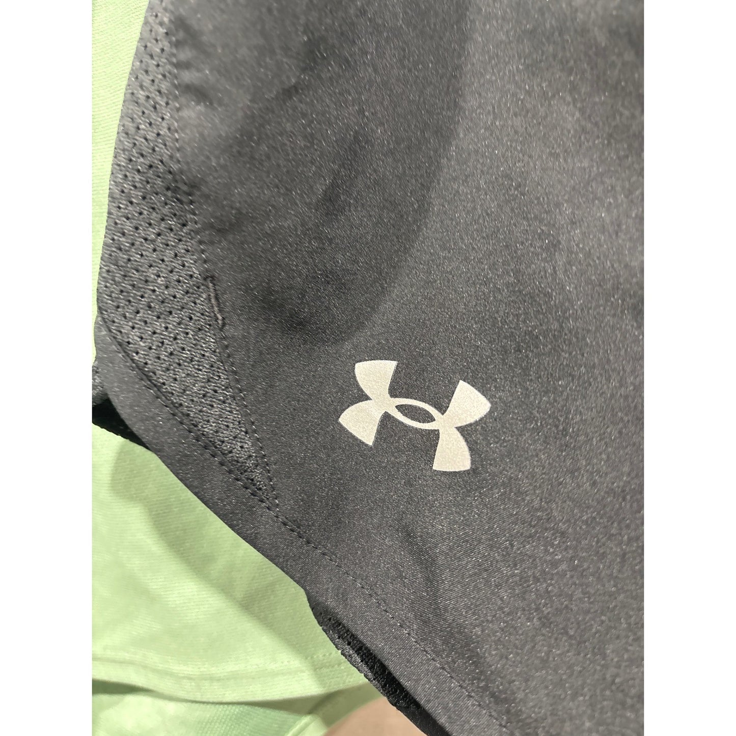 Under Armour Shorts Bundle Women Medium Green Black Athletic Sport Run4