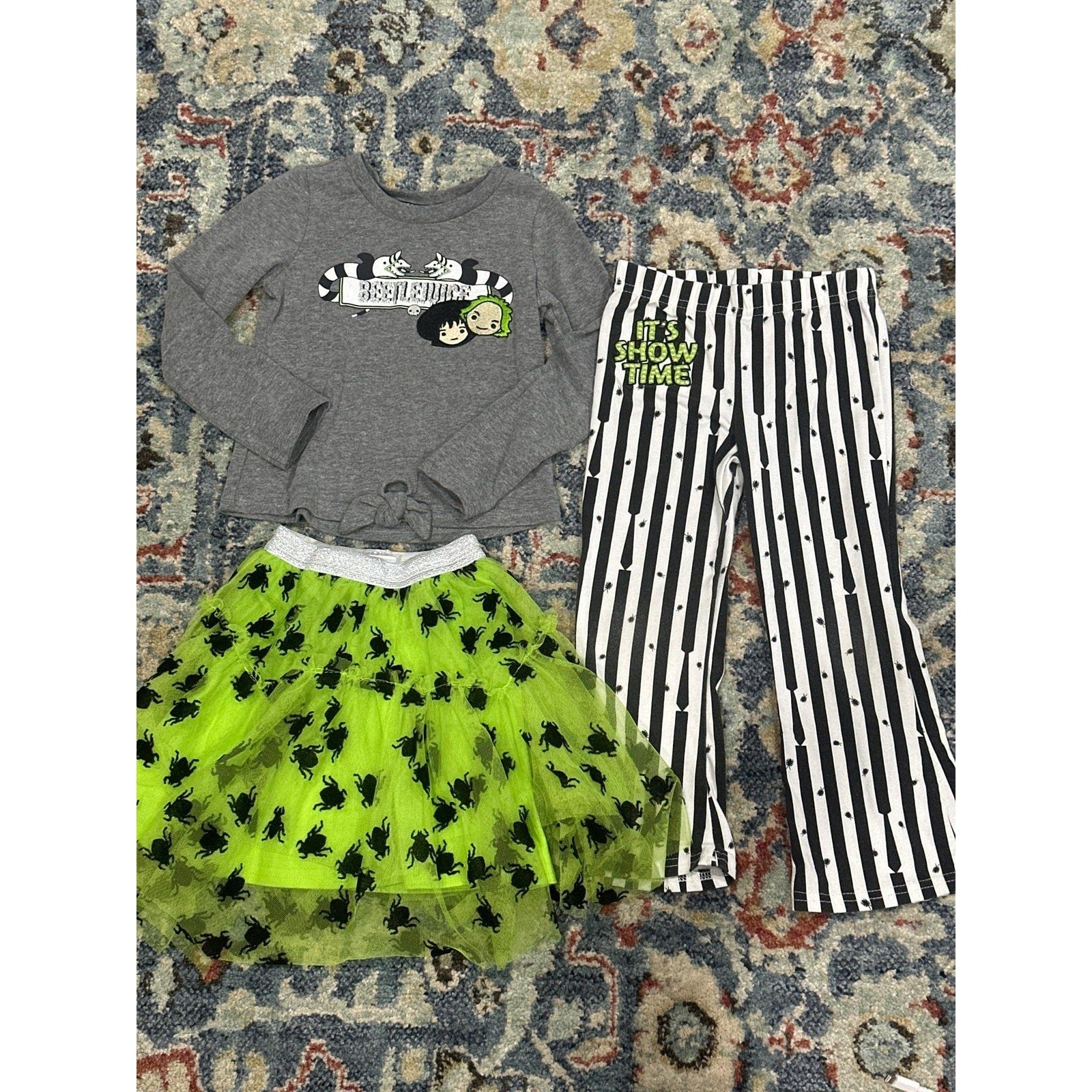 Beetlejuice 3pc Outfit Set Girls 4T Gray Green Striped Tutu Flare Pants GUC0
