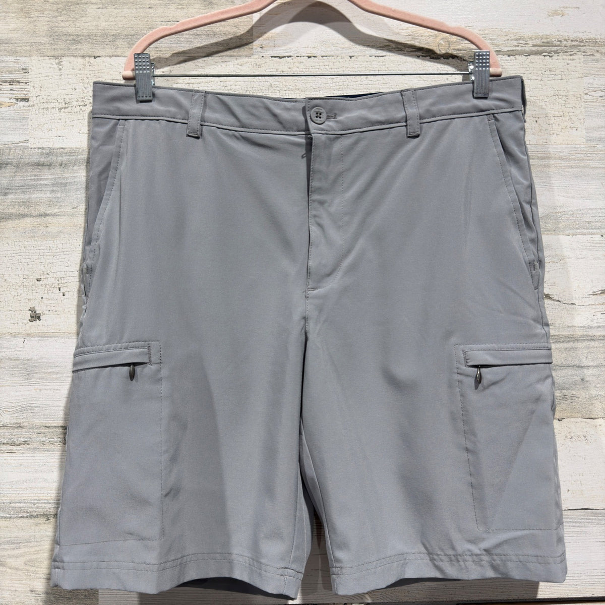 IZOD Golf Cargo Shorts Men 36 Gray Stretch Performance GUC*0