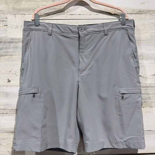 IZOD Golf Cargo Shorts Men 36 Gray Stretch Performance GUC*0
