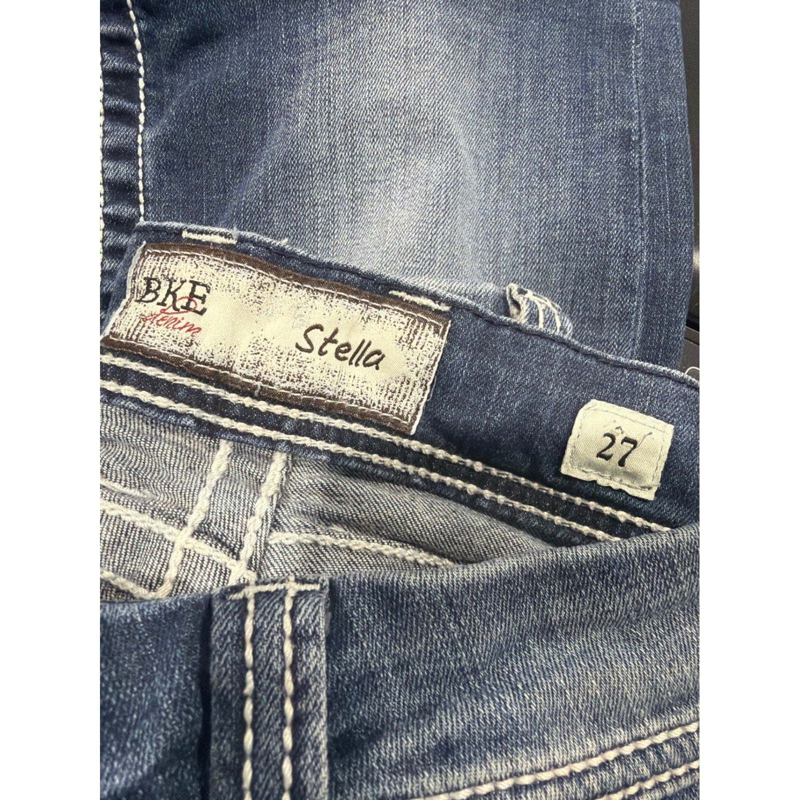 BKE Stella Capri Jeans Women 27 Blue Distressed Contrast Stitch Y2K EUC5