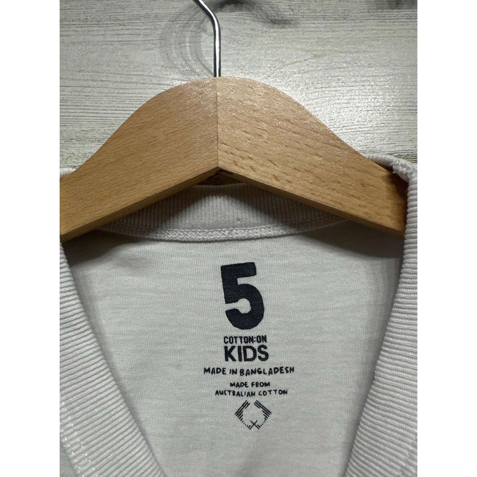Cotton On Kids T-Shirt Bundle Boys 5 White Tan Graphic Pocket Tee EUC2